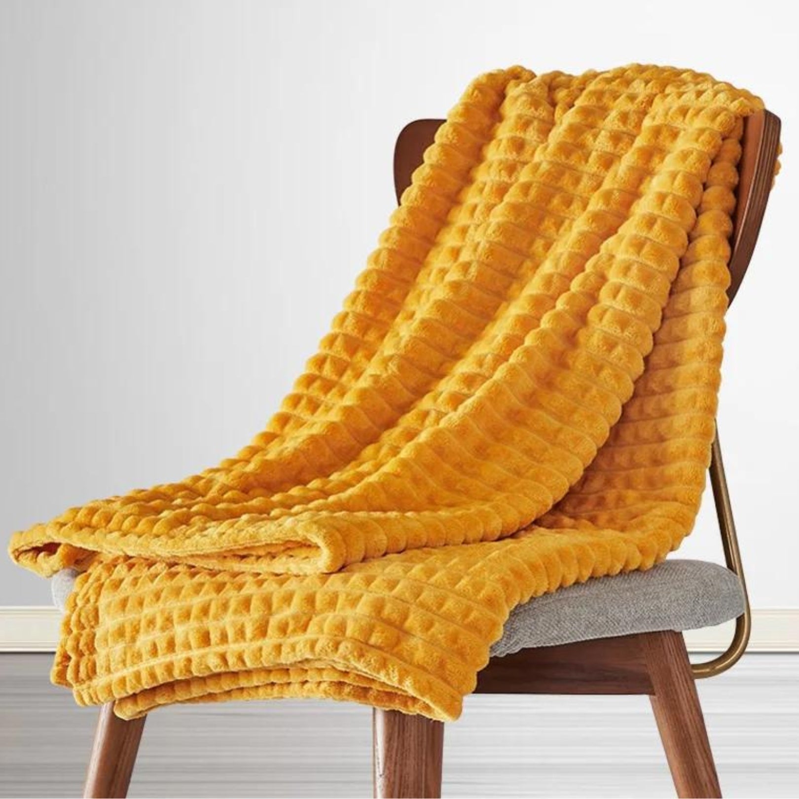 Cloud Bliss Plush Throw Blanket