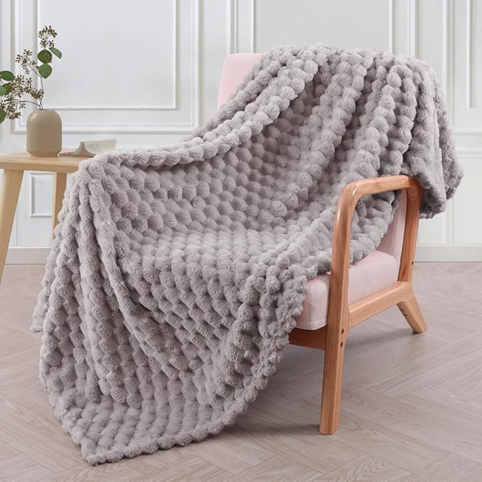 Cloud Bliss Plush Throw Blanket