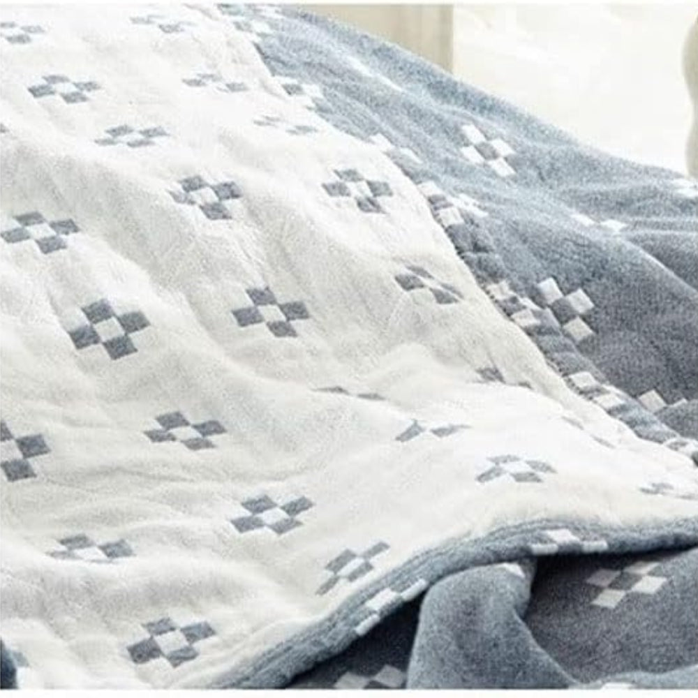 Diamond Dot Comfortable Blanket