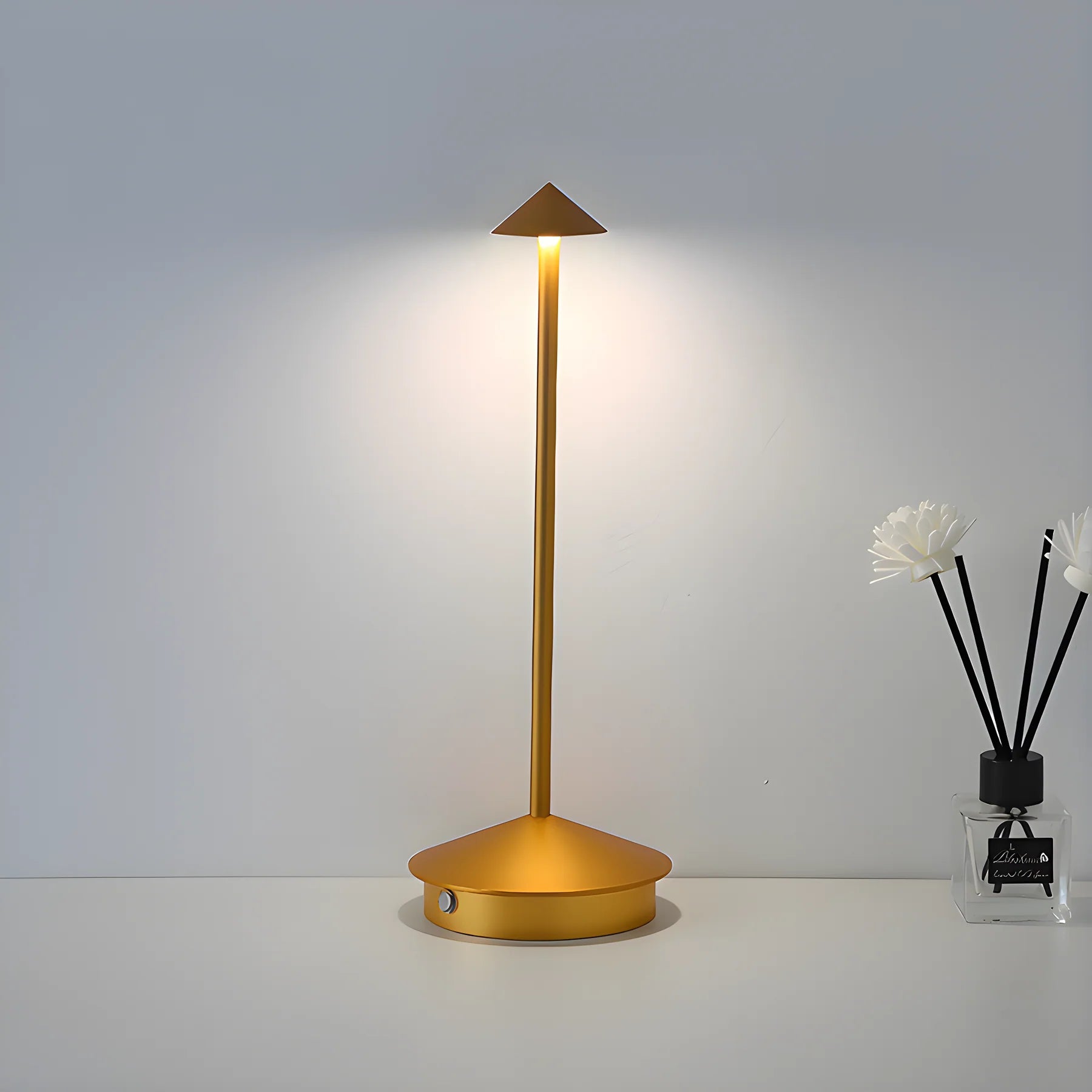 Elegant & Stylish Wireless LED Table Lamp