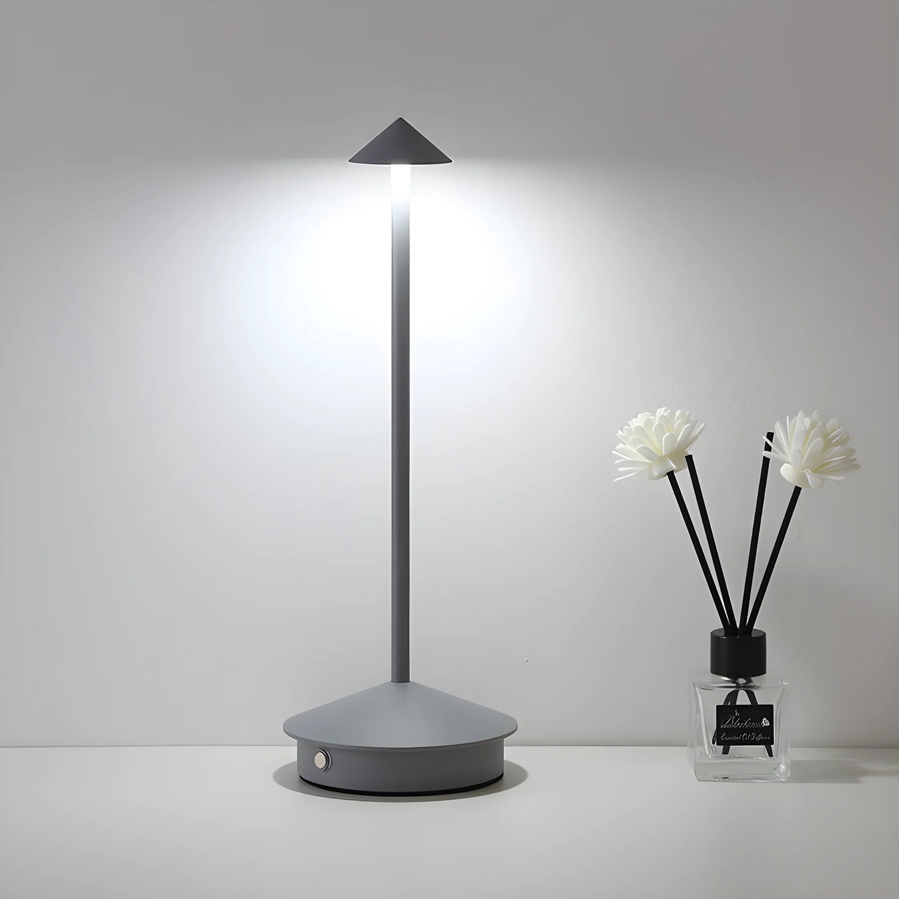 Elegant & Stylish Wireless LED Table Lamp