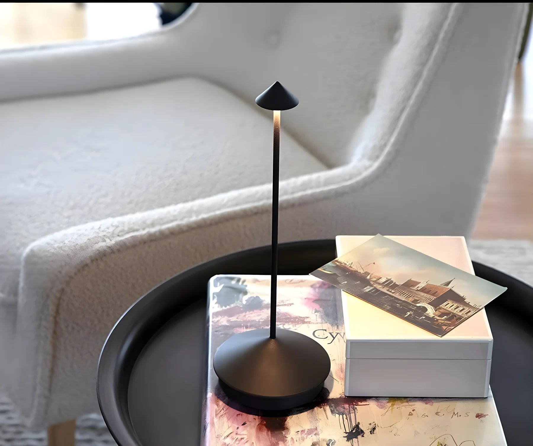 Elegant & Stylish Wireless LED Table Lamp