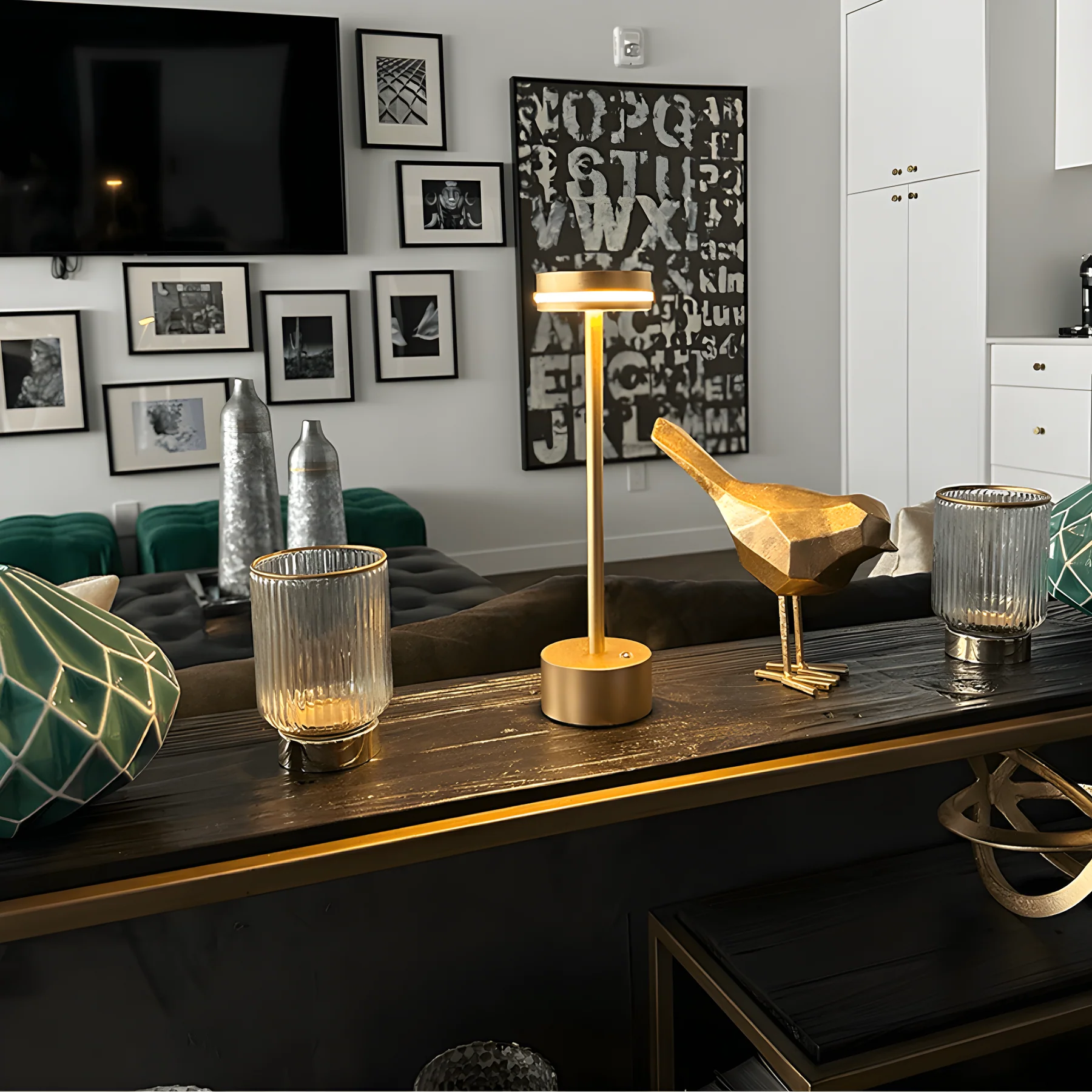 Minimalist Wireless LED Table Lamp