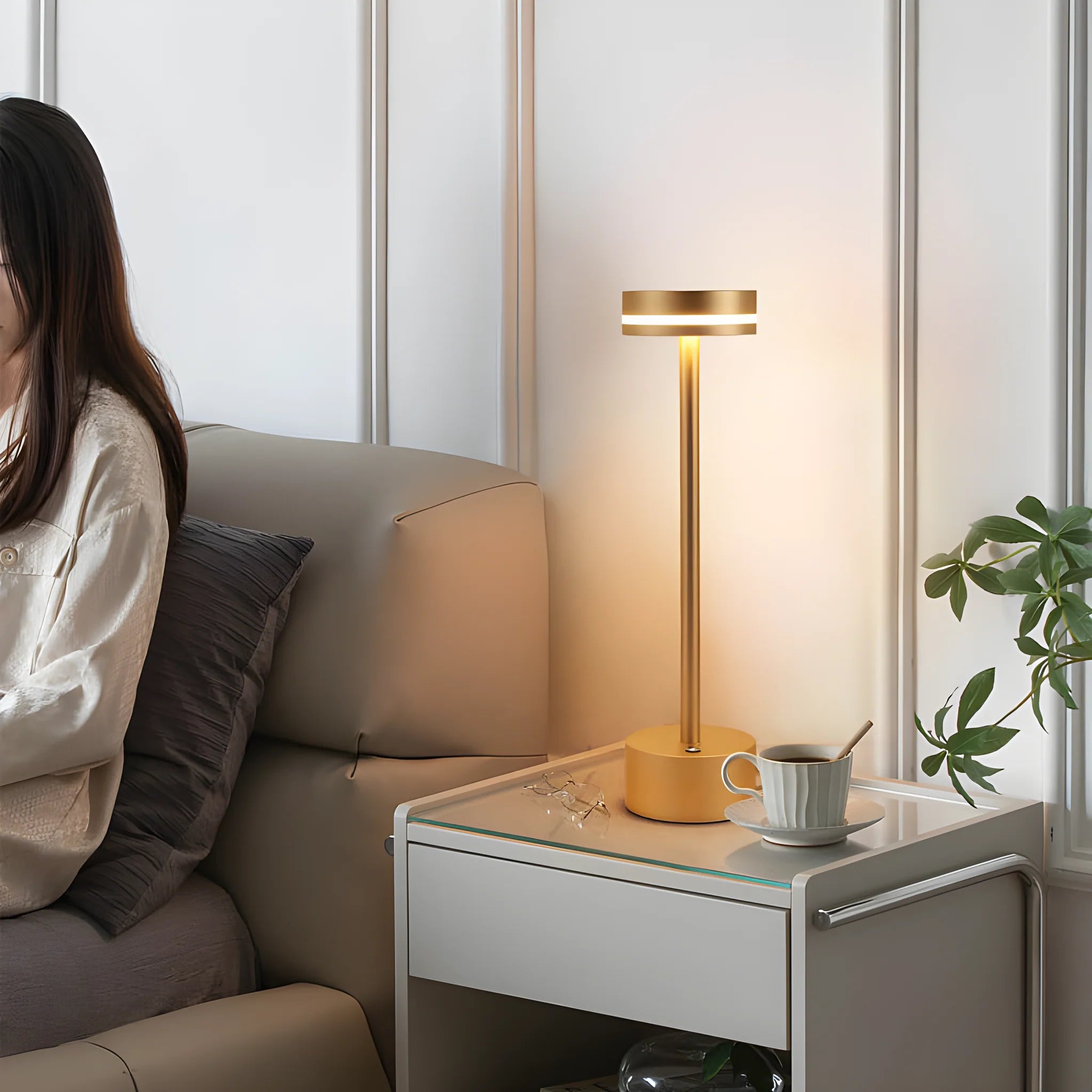 Minimalist Wireless LED Table Lamp