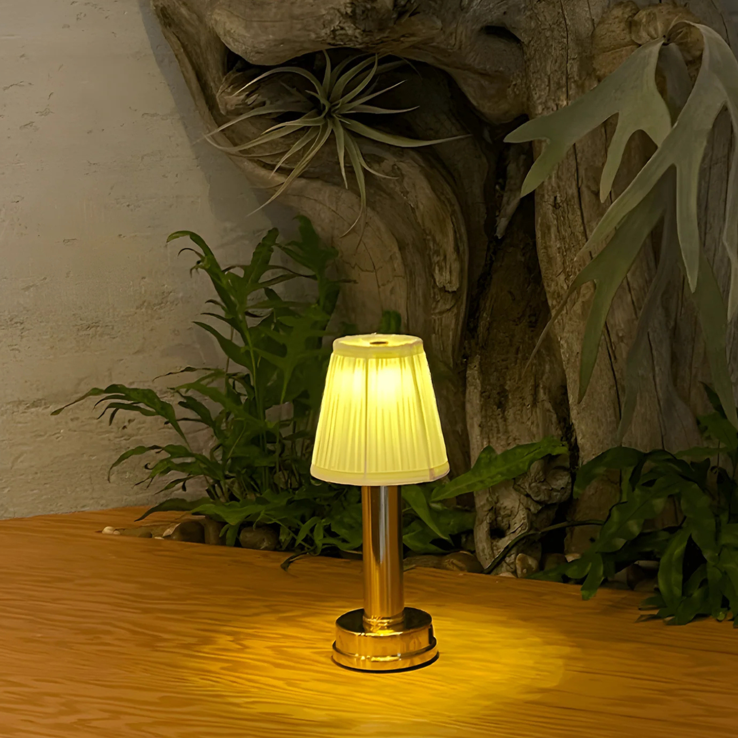 Timeless Elegance: Wireless Fabric Table Lamp