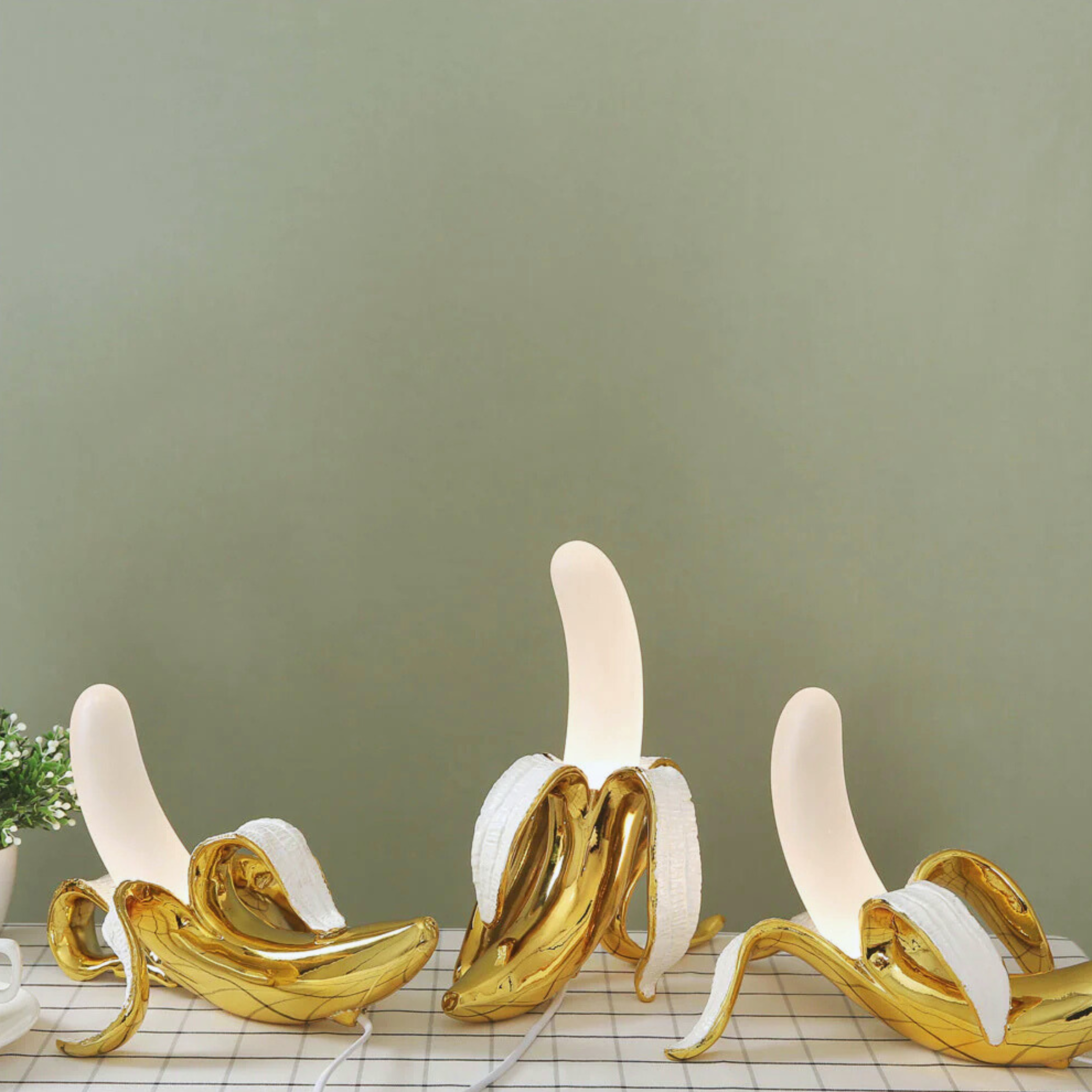 Finesse Banana Table Lamp in Art Deco Style