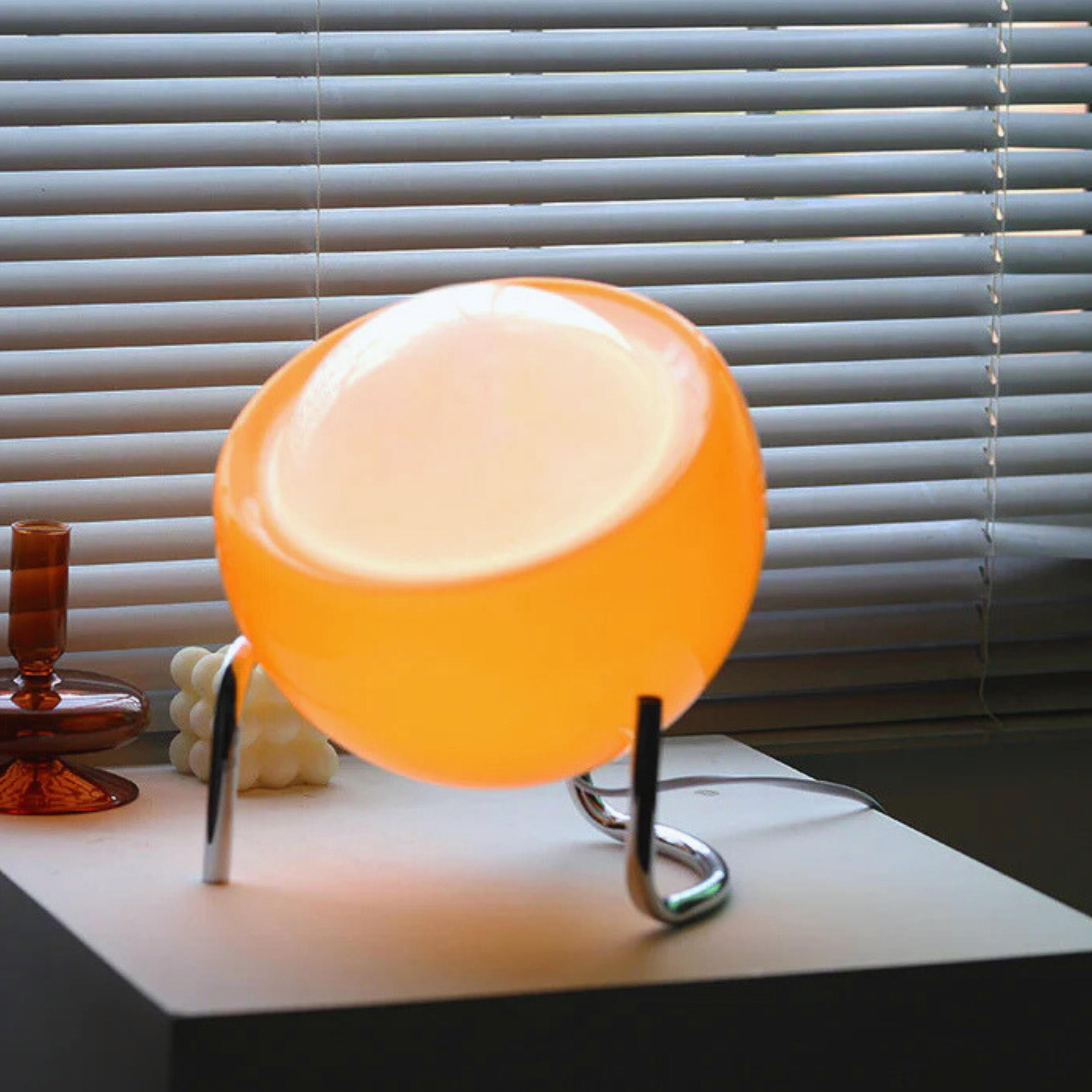 Retro Bauhaus-inspired LED Table Lamp