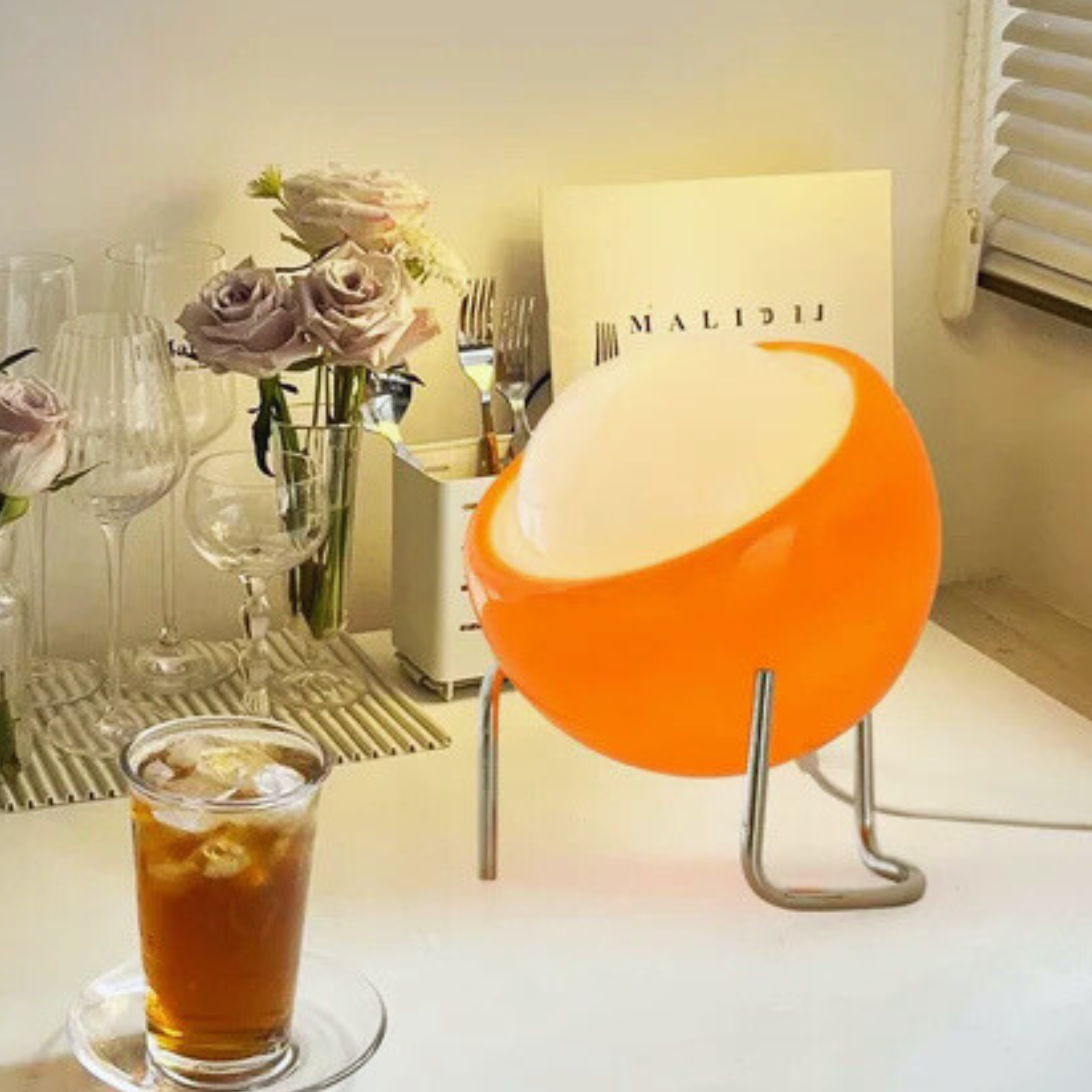 Retro Bauhaus-inspired LED Table Lamp