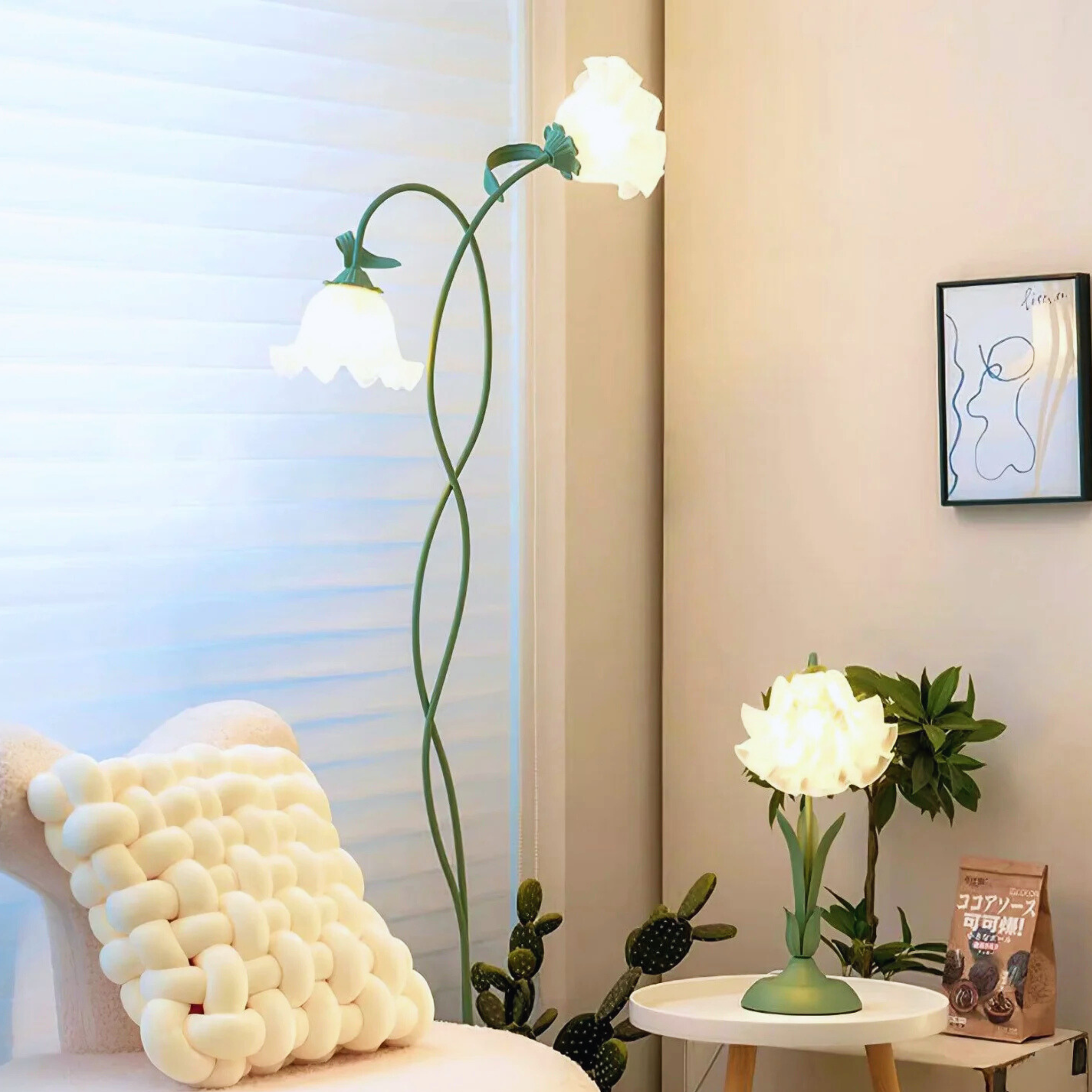 Radiant Bloom | Stylish Lily Flower Floor Lamp
