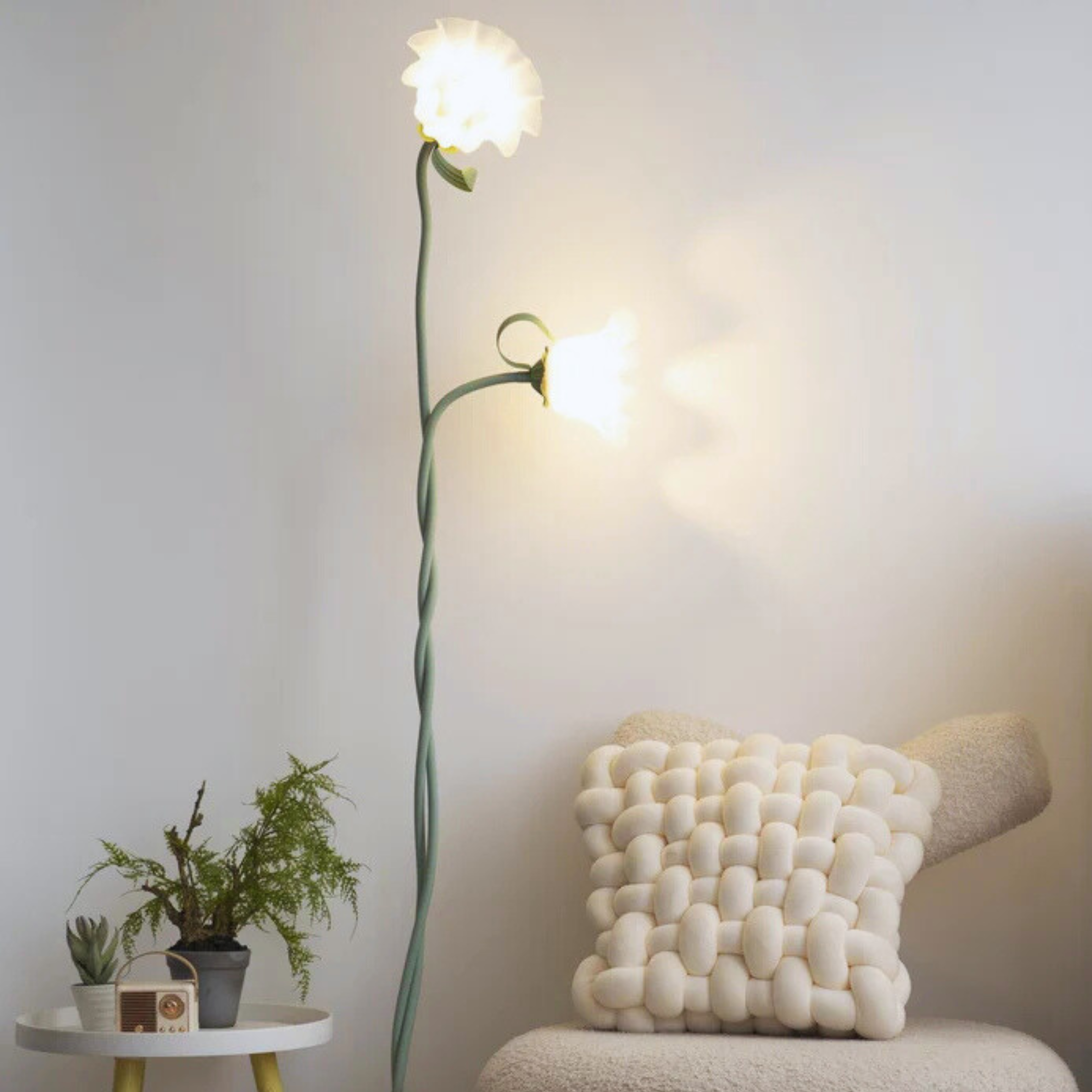 Radiant Bloom | Stylish Lily Flower Floor Lamp