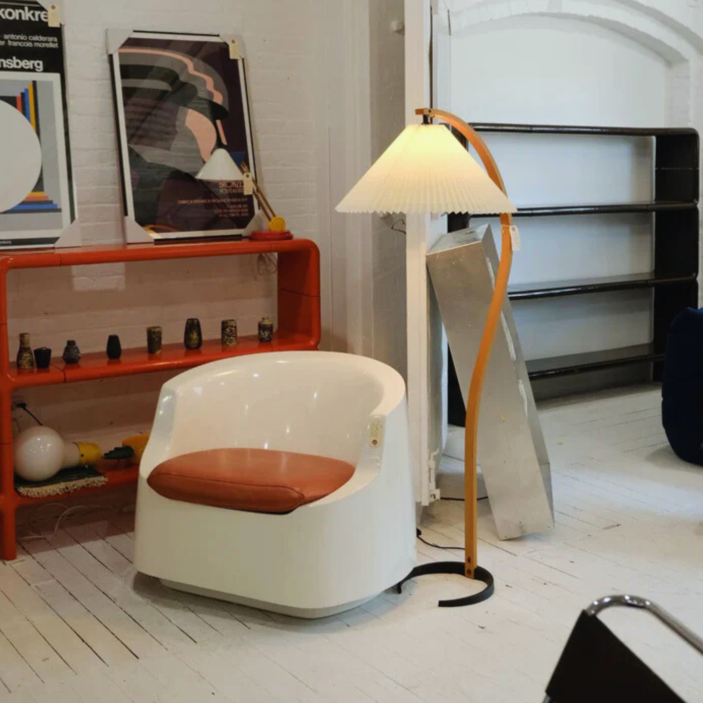 Modern Sculptural Floor Lamp | Statement Lighting Piece