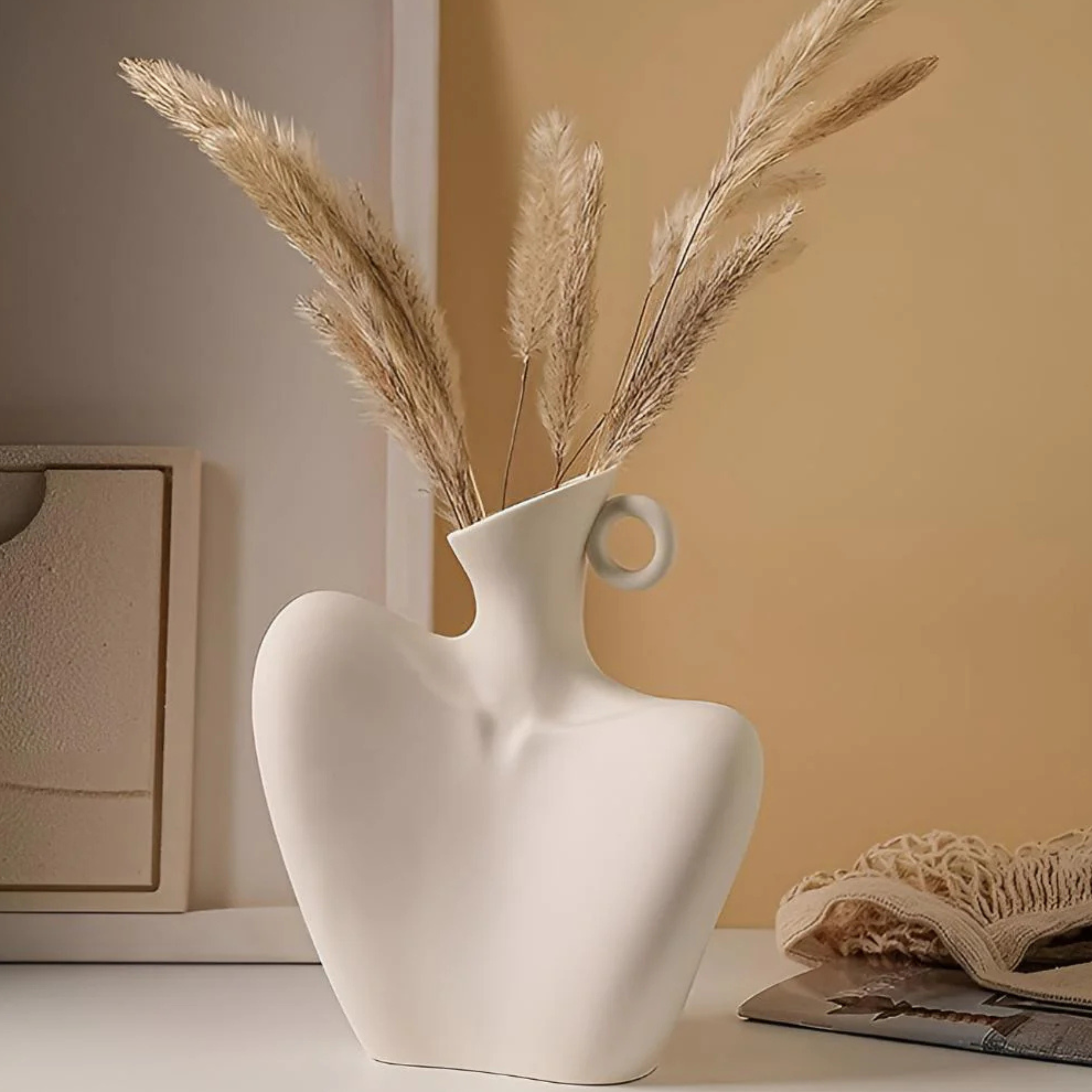 Stylish Sculptural Ceramic Vase in Collarbone Design
