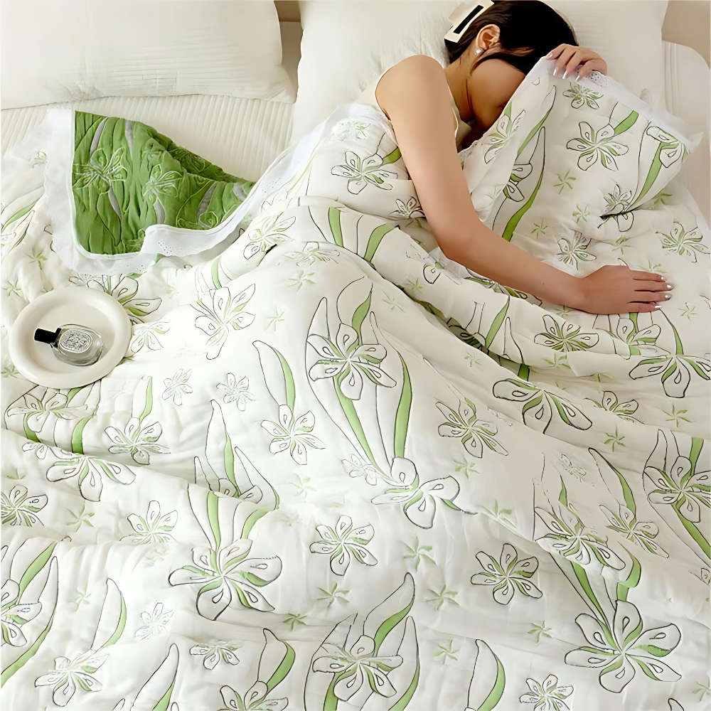 Floral Haven Blanket | Bamboo Fiber Elegance