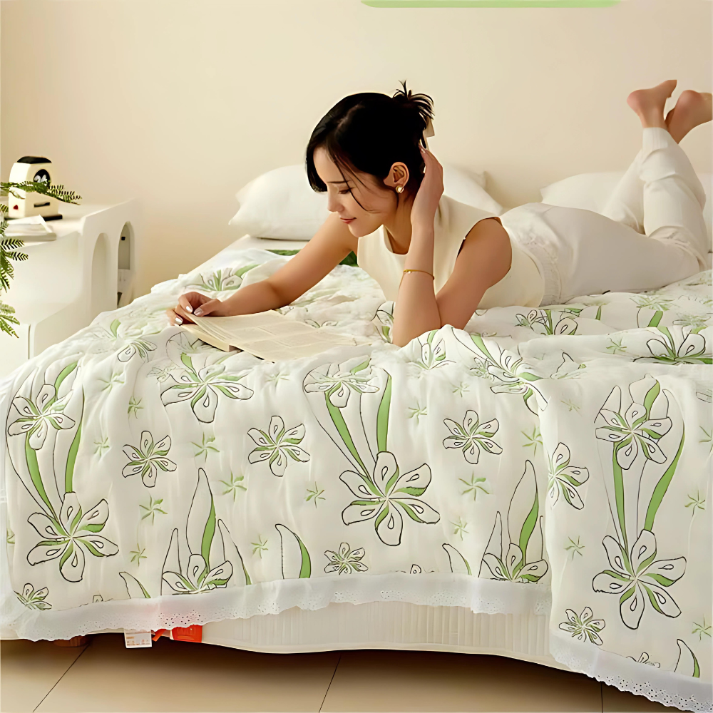 Floral Haven Blanket | Bamboo Fiber Elegance