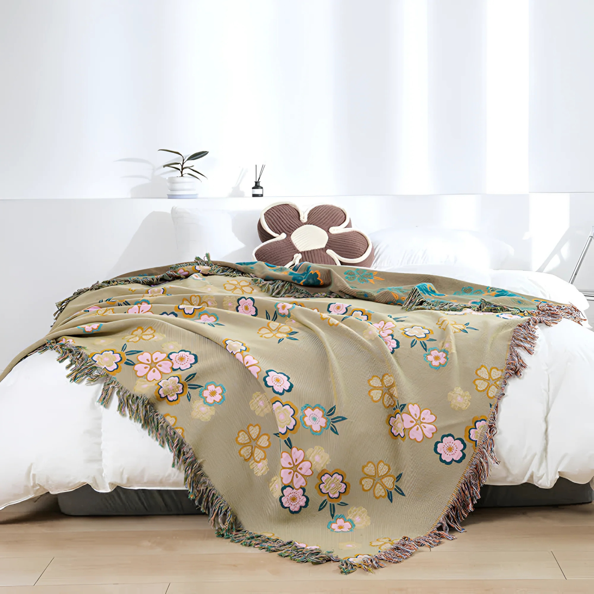 Floral Charm Tassel Blanket