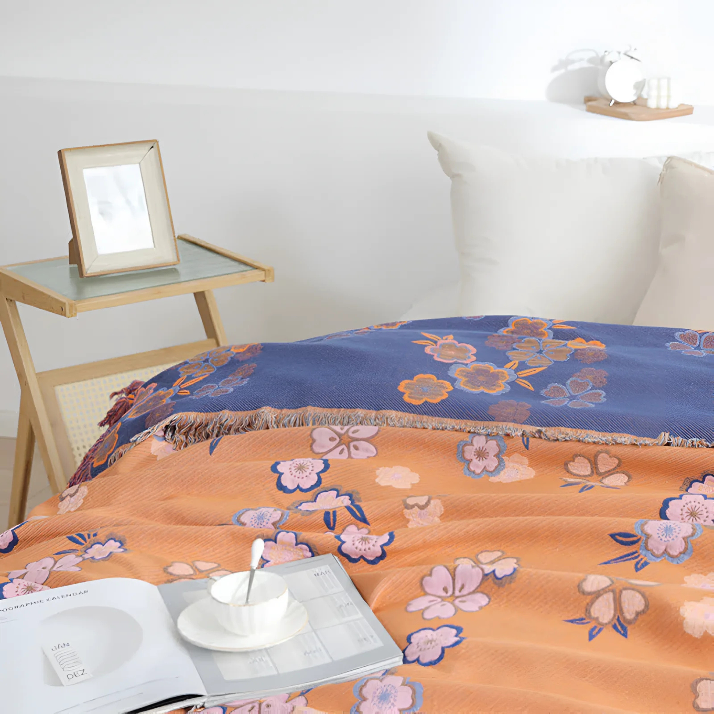 Floral Charm Tassel Blanket
