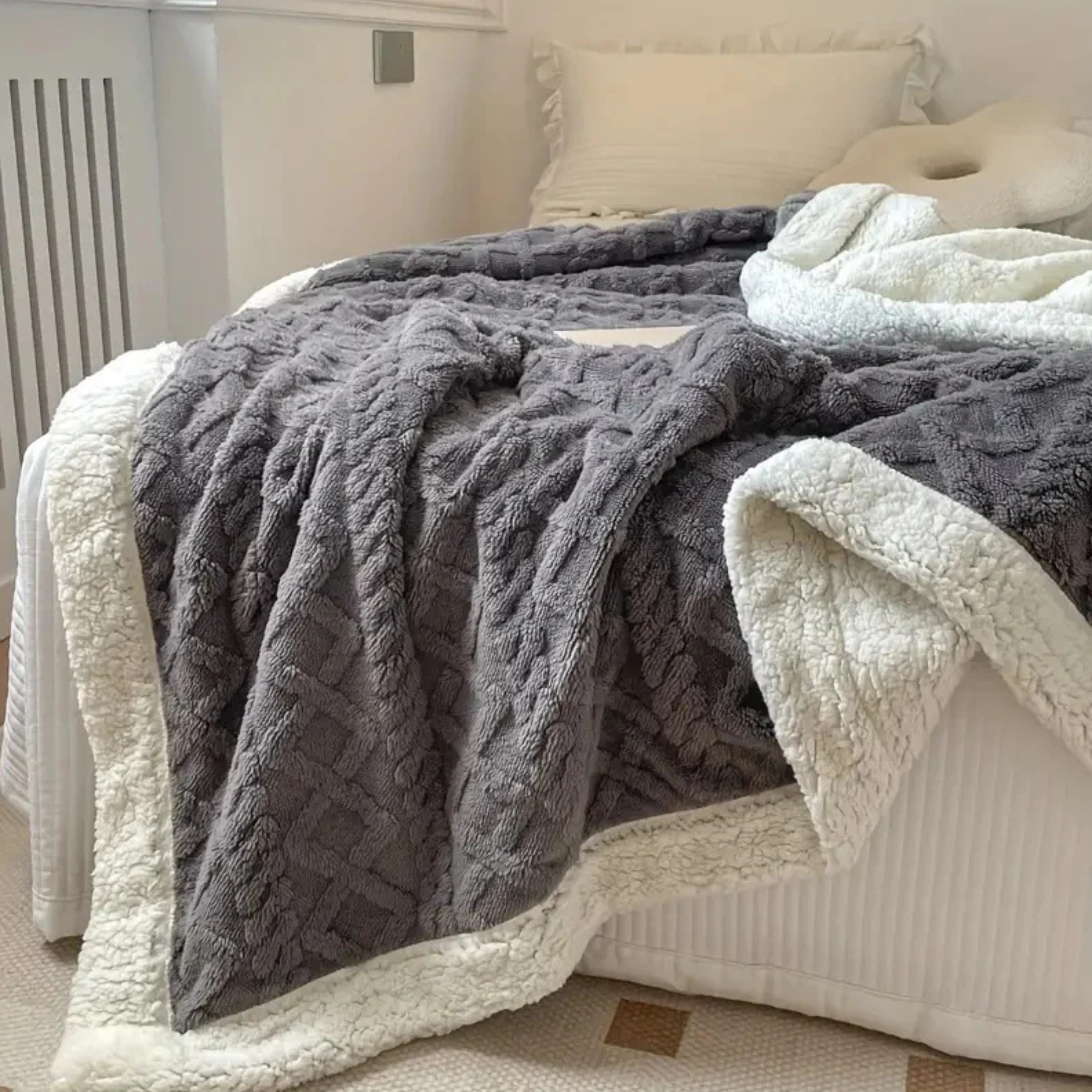 Fluffy Double-Sided Sherpa Fleece Blanket
