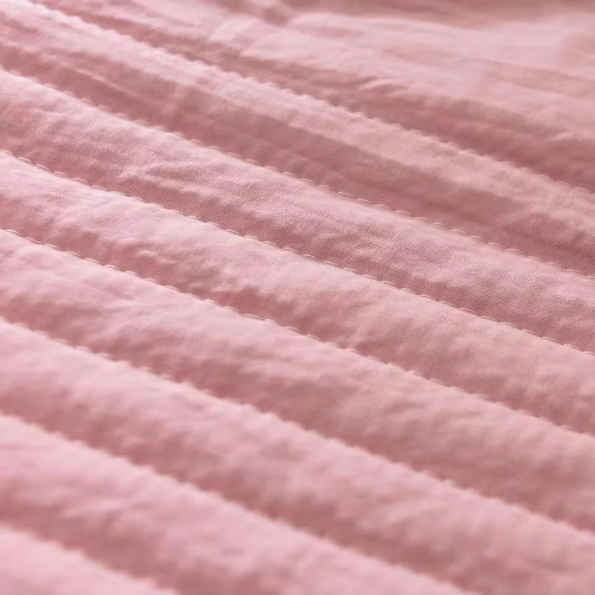 Elegant Hypoallergenic Cooling Blanket