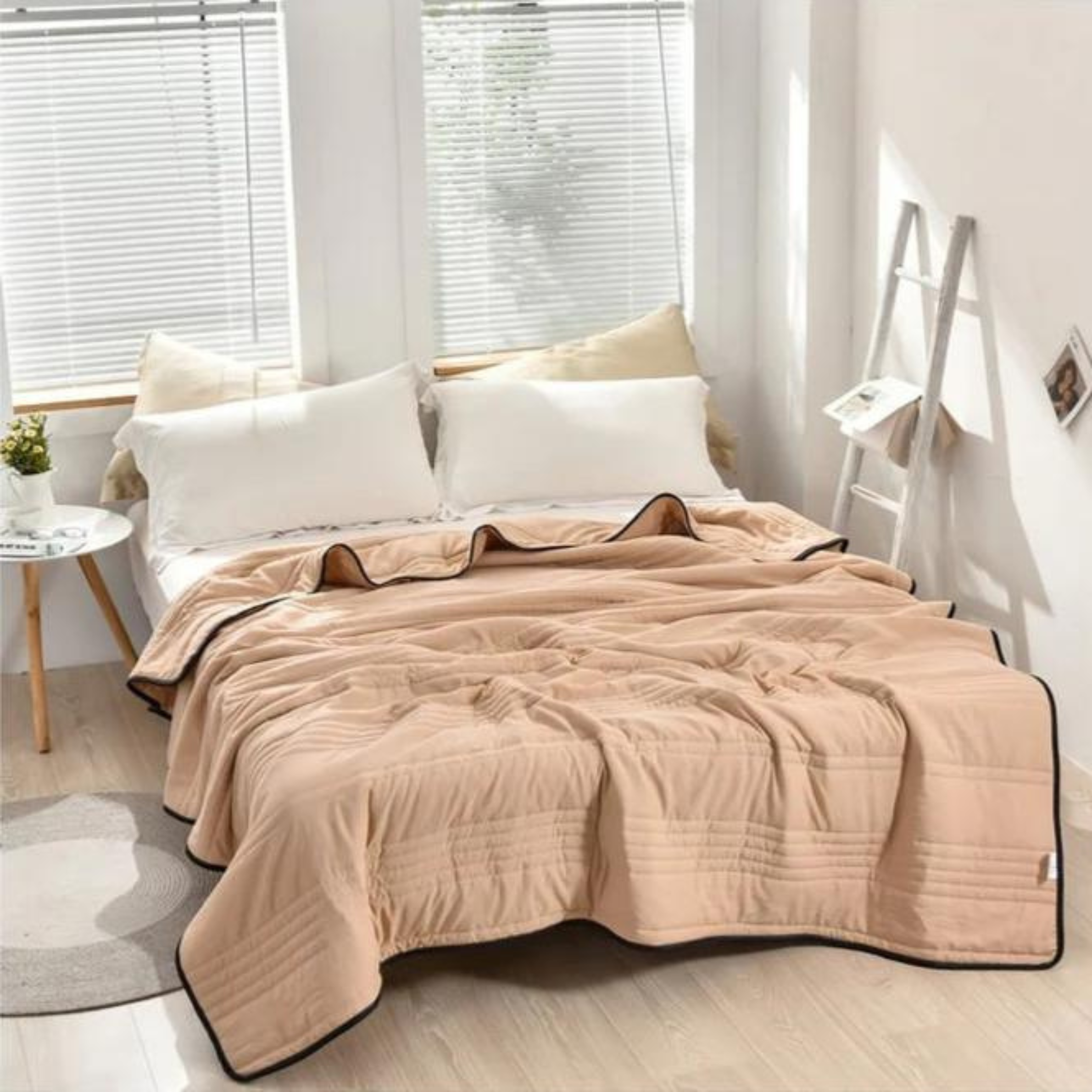 Elegant Hypoallergenic Cooling Blanket