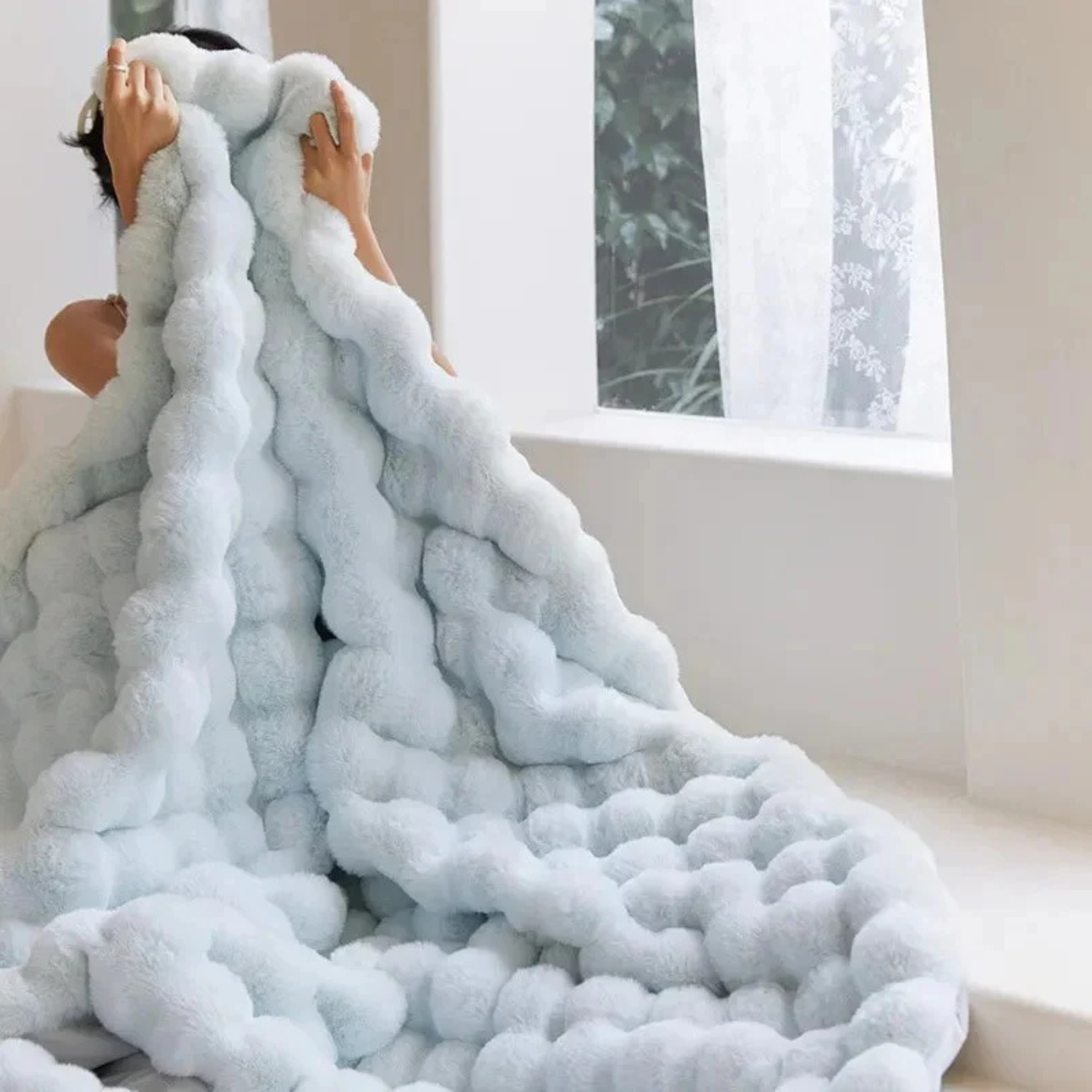 Cozy Luxe Faux Fur Blanket
