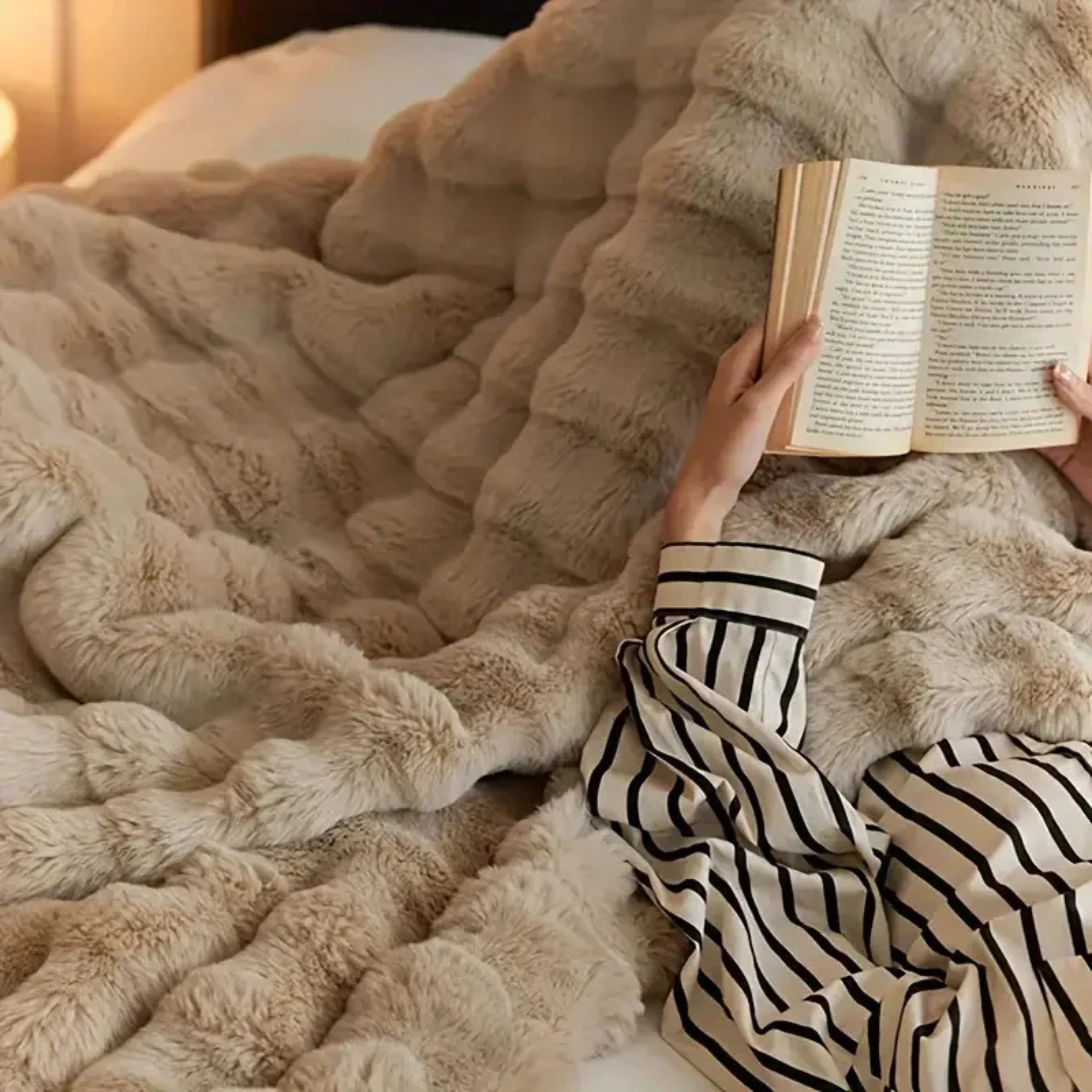 Cozy Luxe Faux Fur Blanket