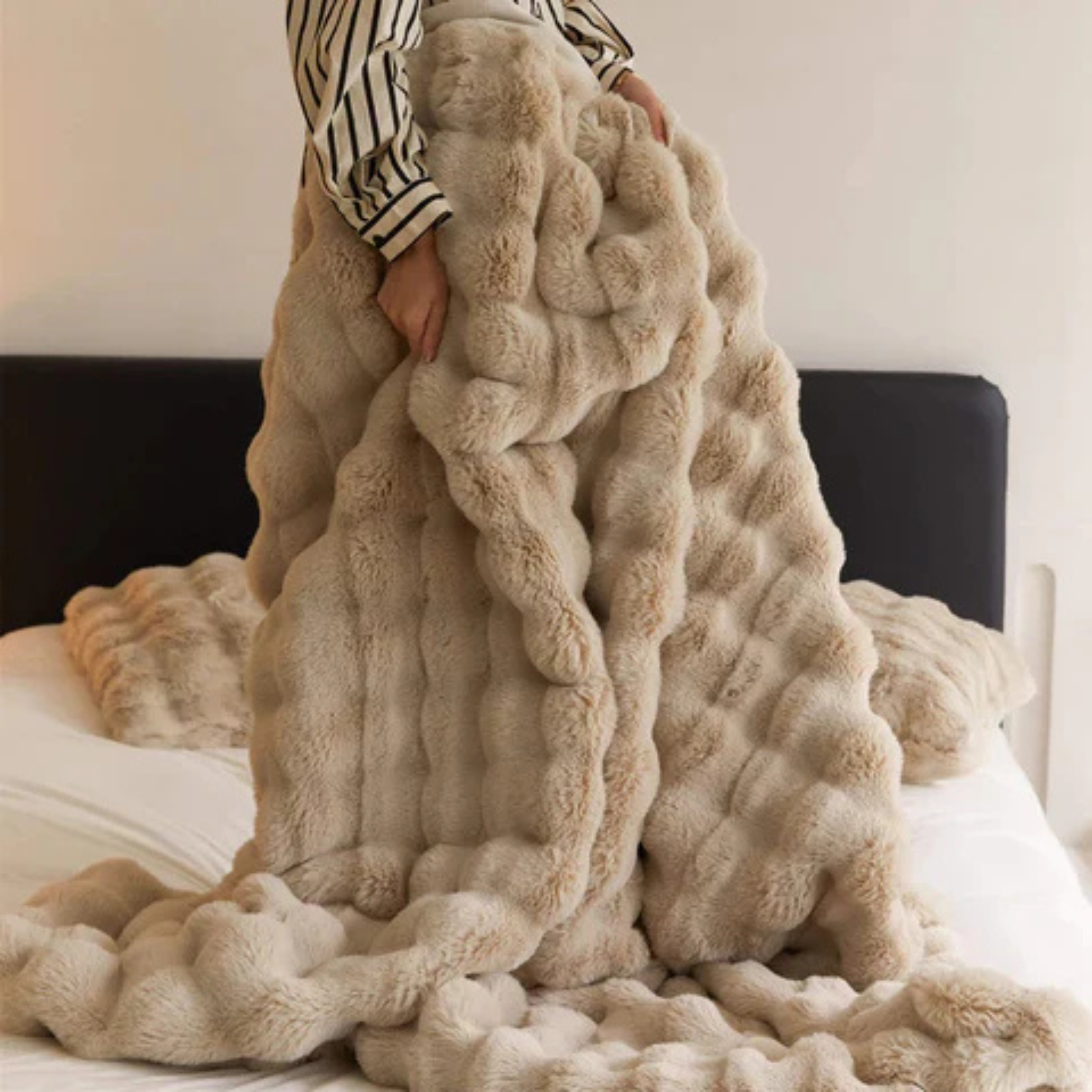 Cozy Luxe Faux Fur Blanket