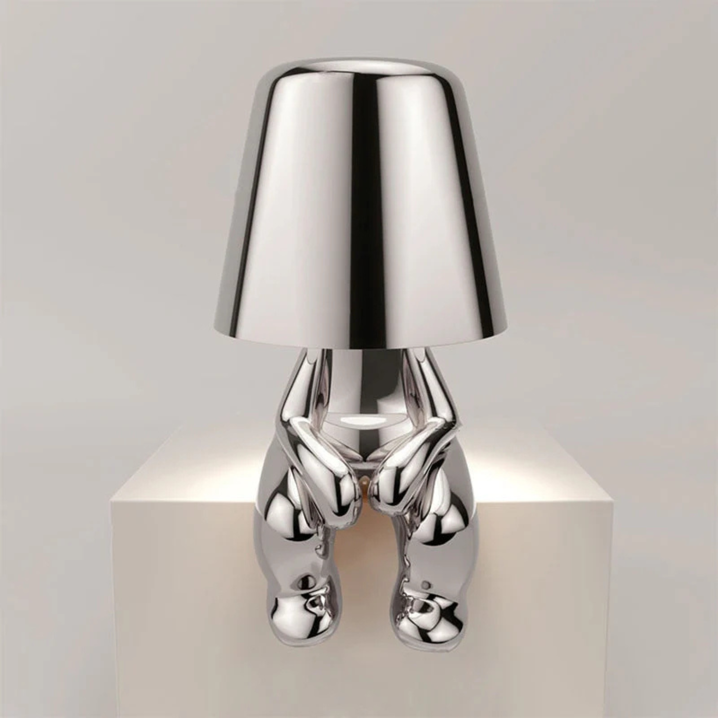 Modern Sleek Artistic Wireless Lamp