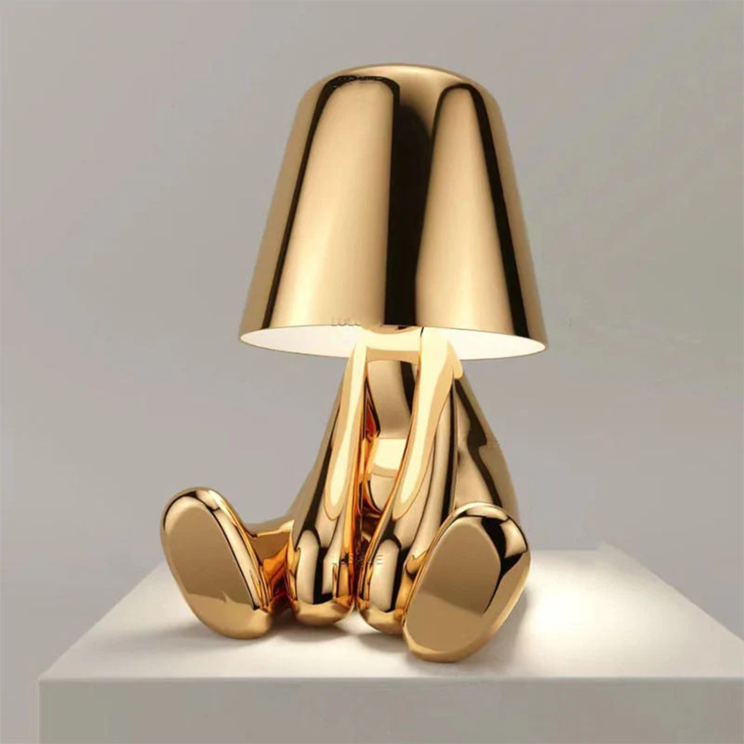 Modern Sleek Artistic Wireless Lamp