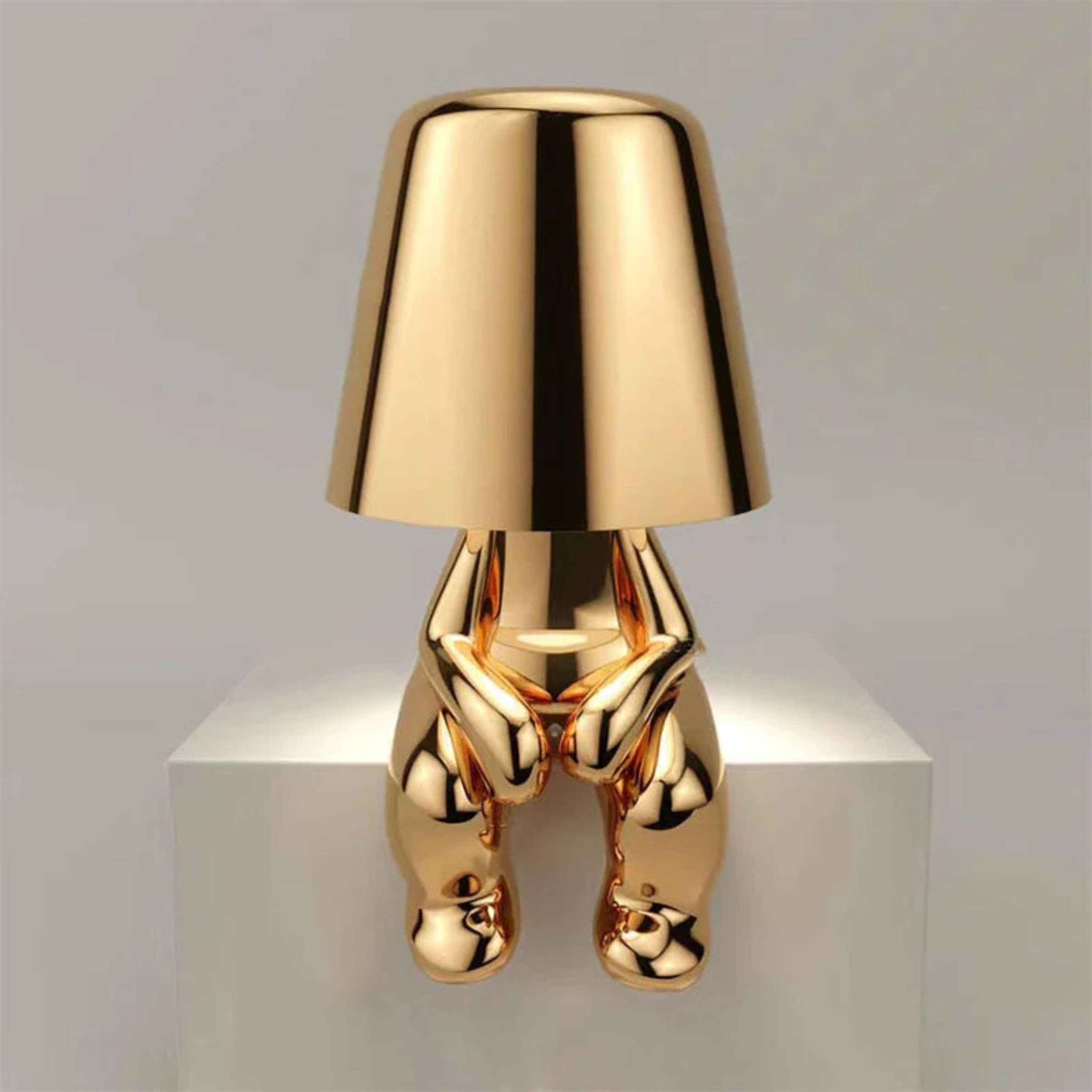 Modern Sleek Artistic Wireless Lamp