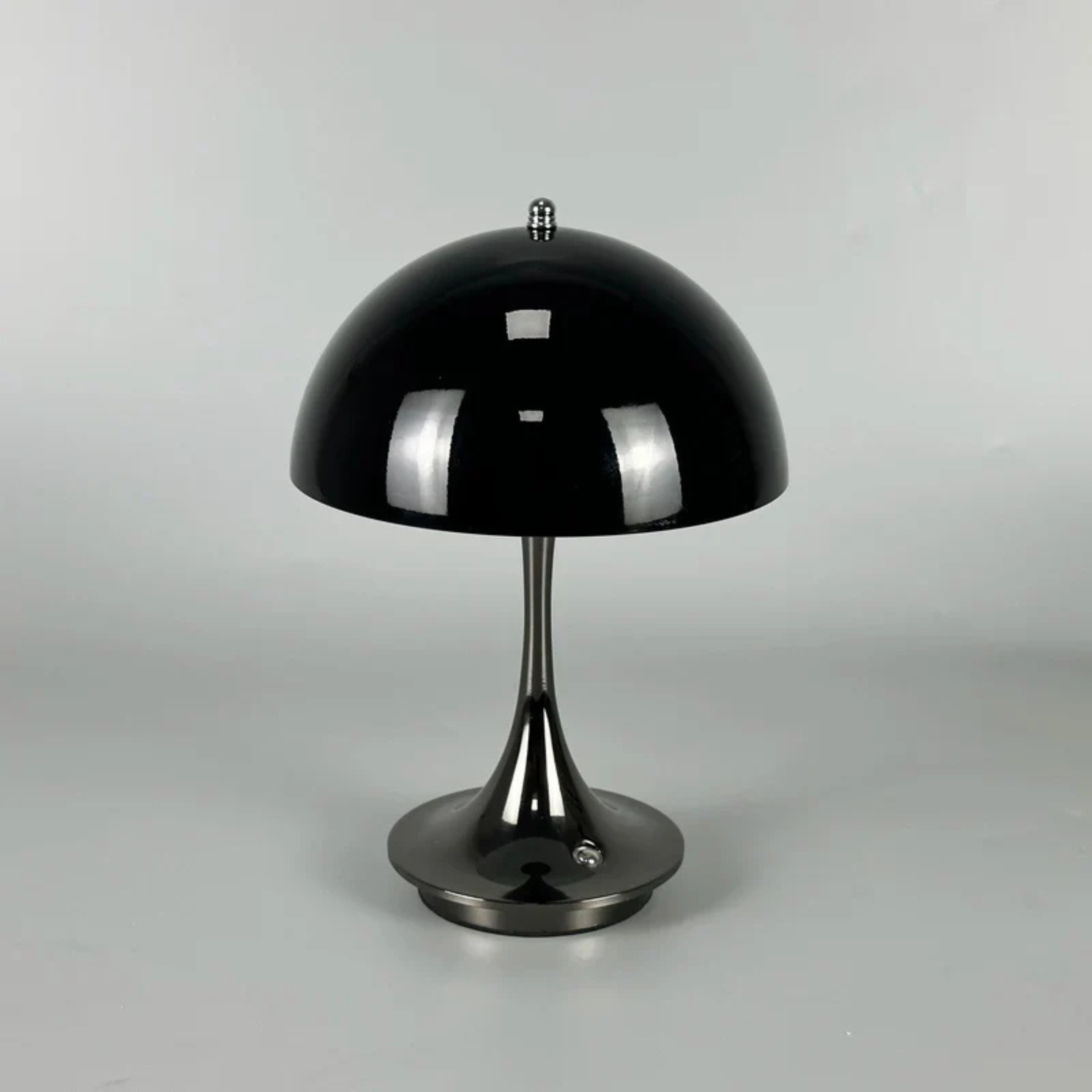 Retro Bauhaus Style Table Lamp
