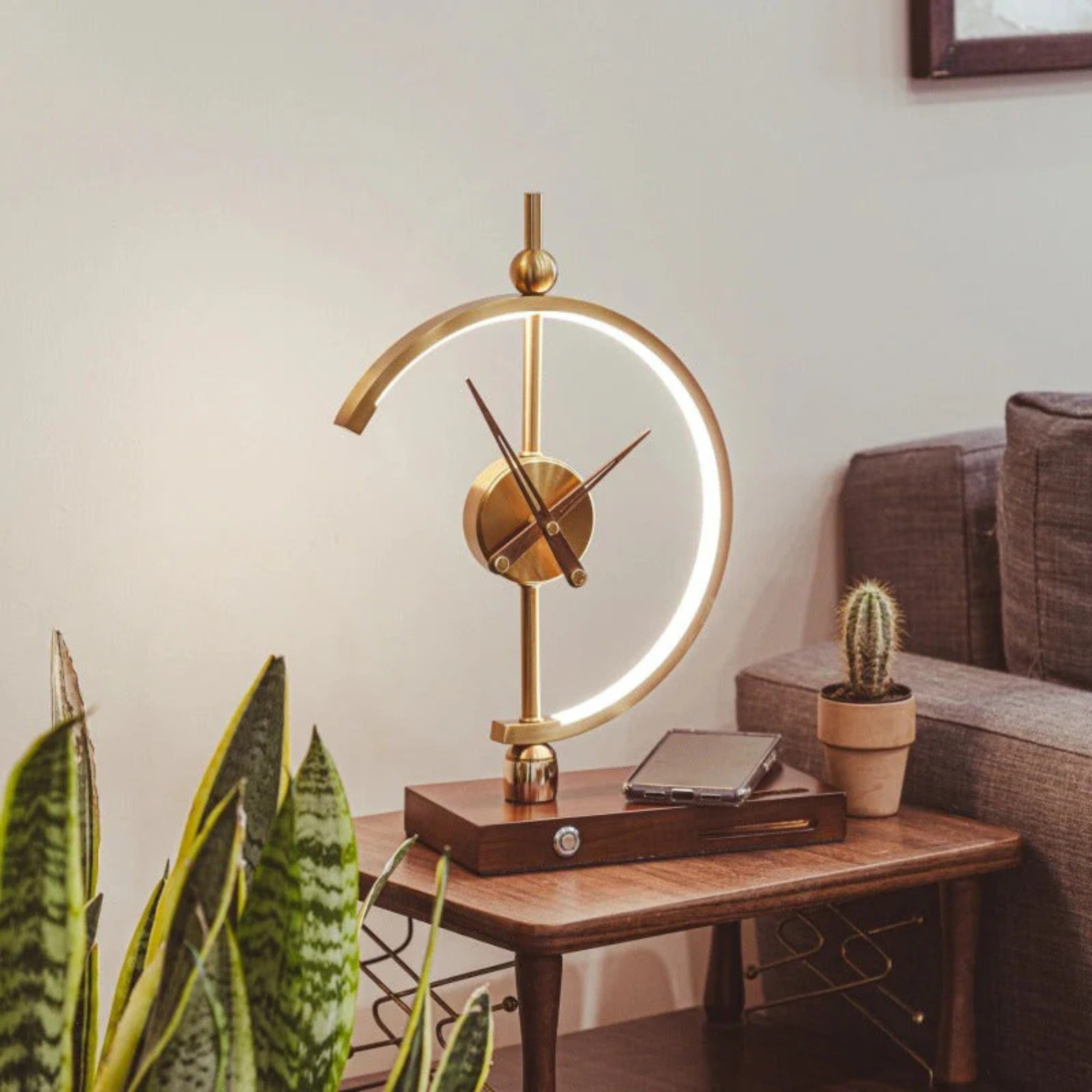 Multifunction Statement Clock Table Lamp with Wireless Charging Pad