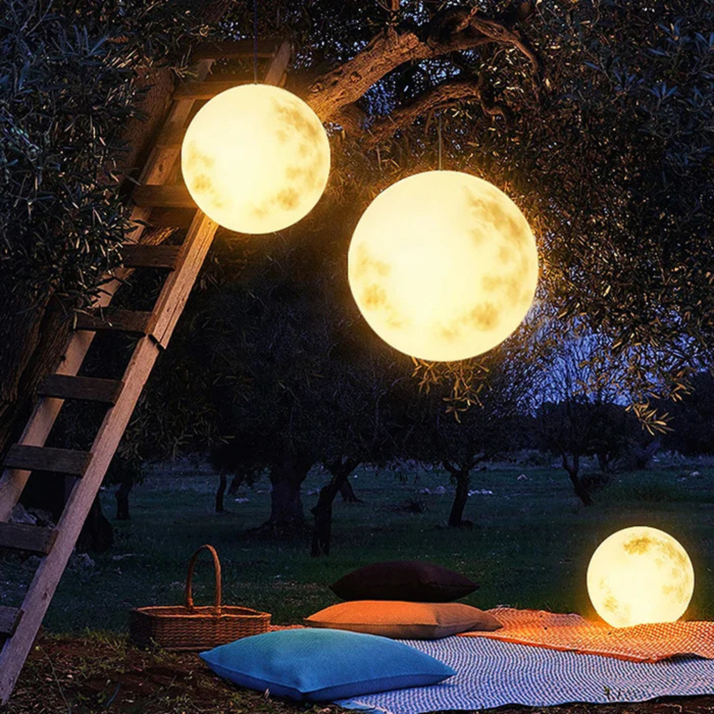 Lunar Glow Garden Light