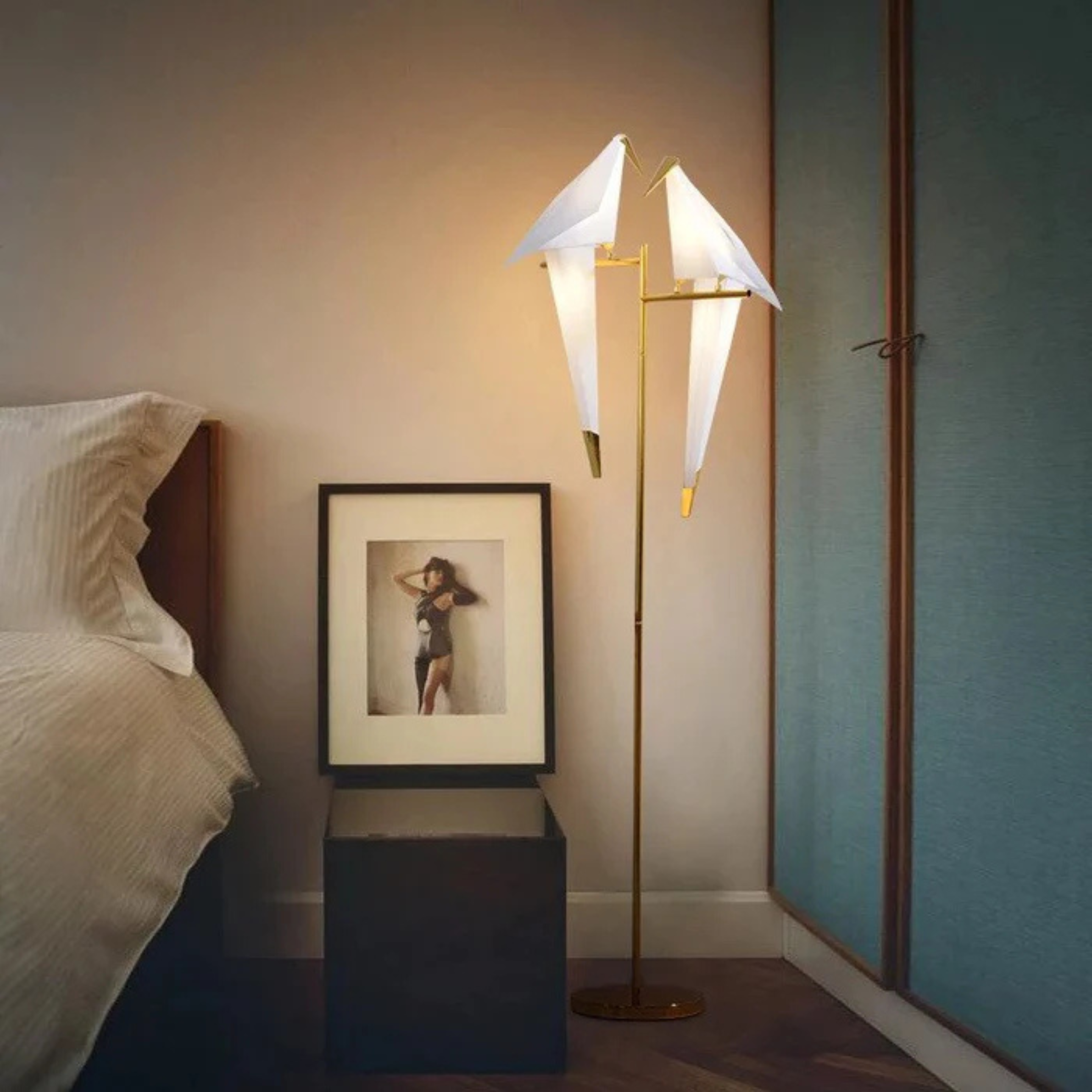 Modern Stylish Magnetic Origami-Inspired Bird Lamp