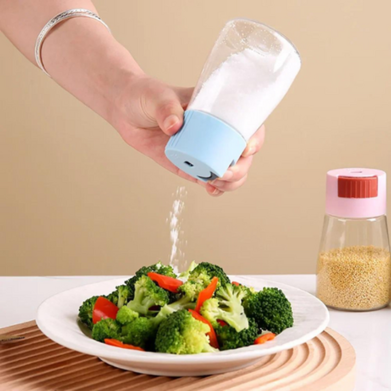 4-Piece Efficient Salt & Pepper Shakers