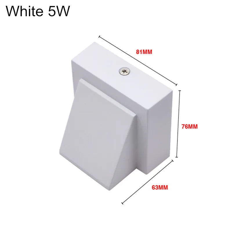 Sleek Edge Outdoor Wall Light