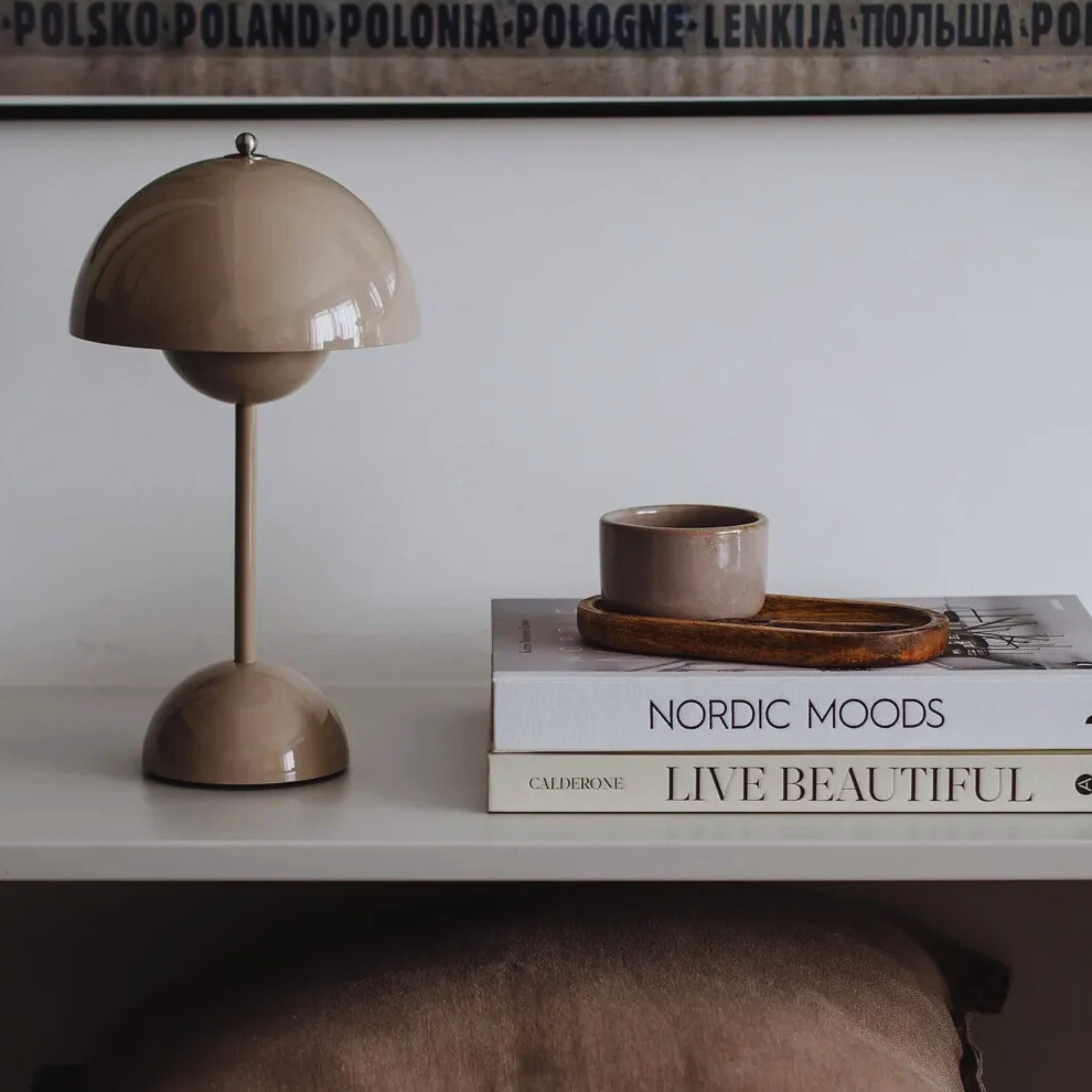 Modern Sunshade LED Wireless Table Lamp