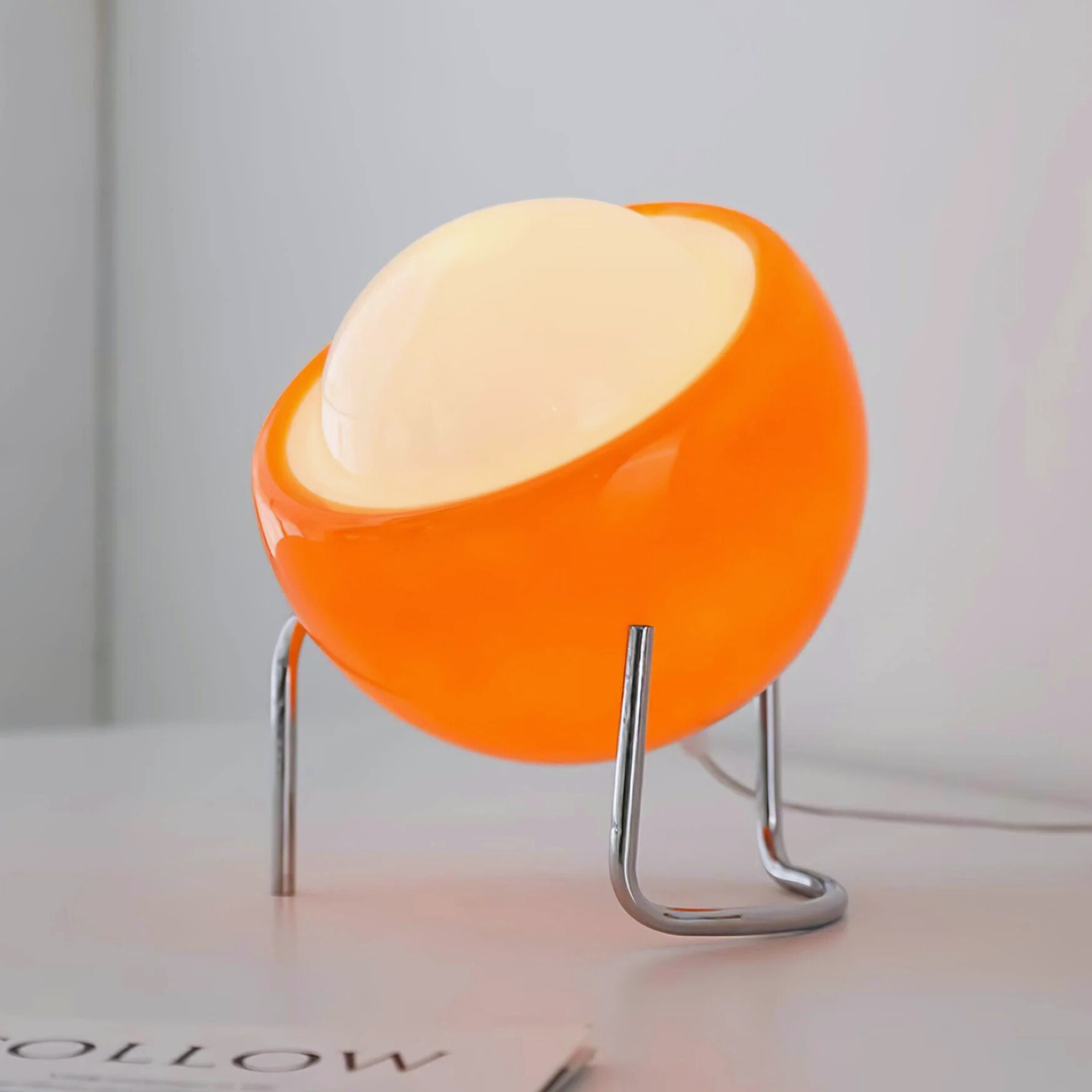 Retro Bauhaus-inspired LED Table Lamp