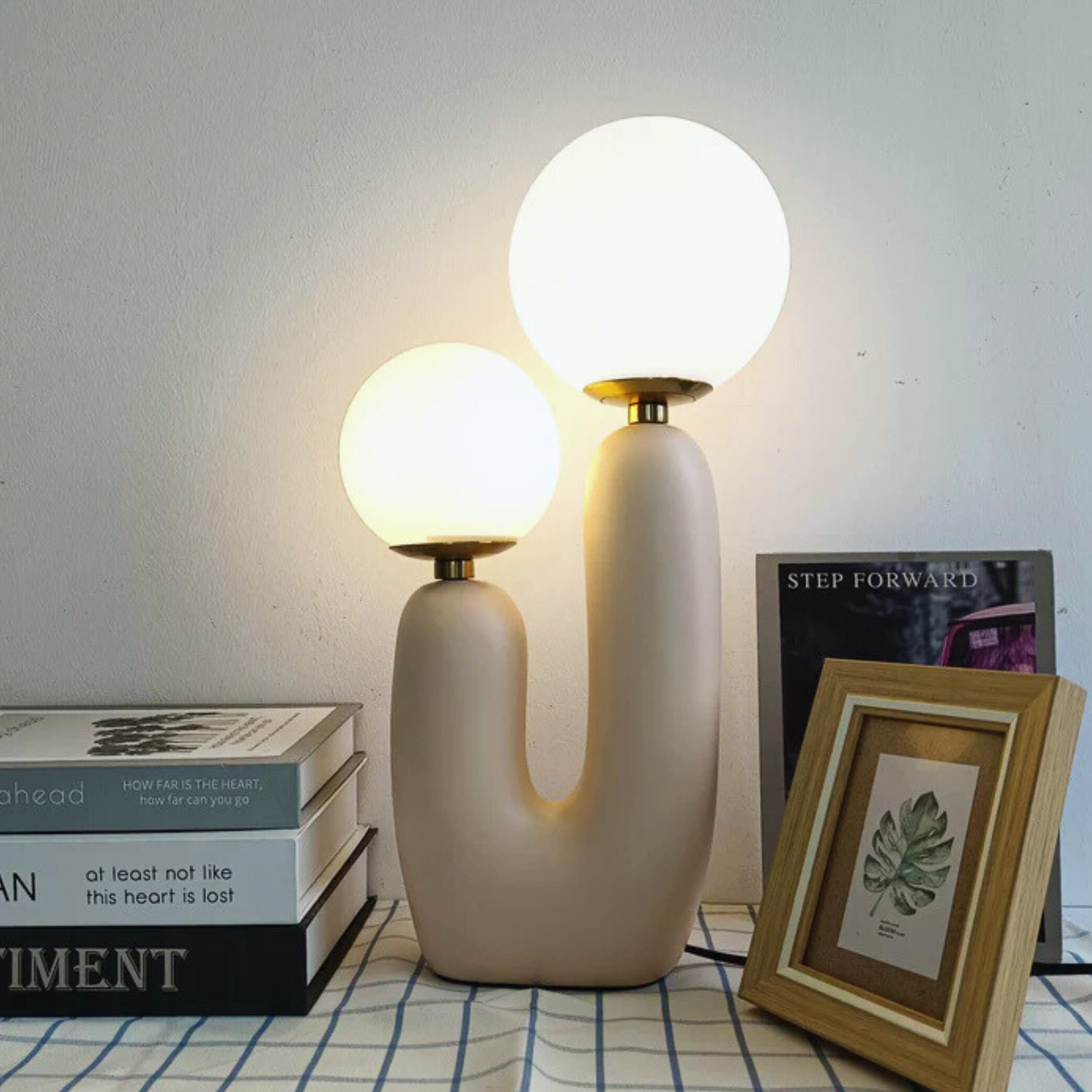 Radiant Cactus-Inspired Modern Table Lamp