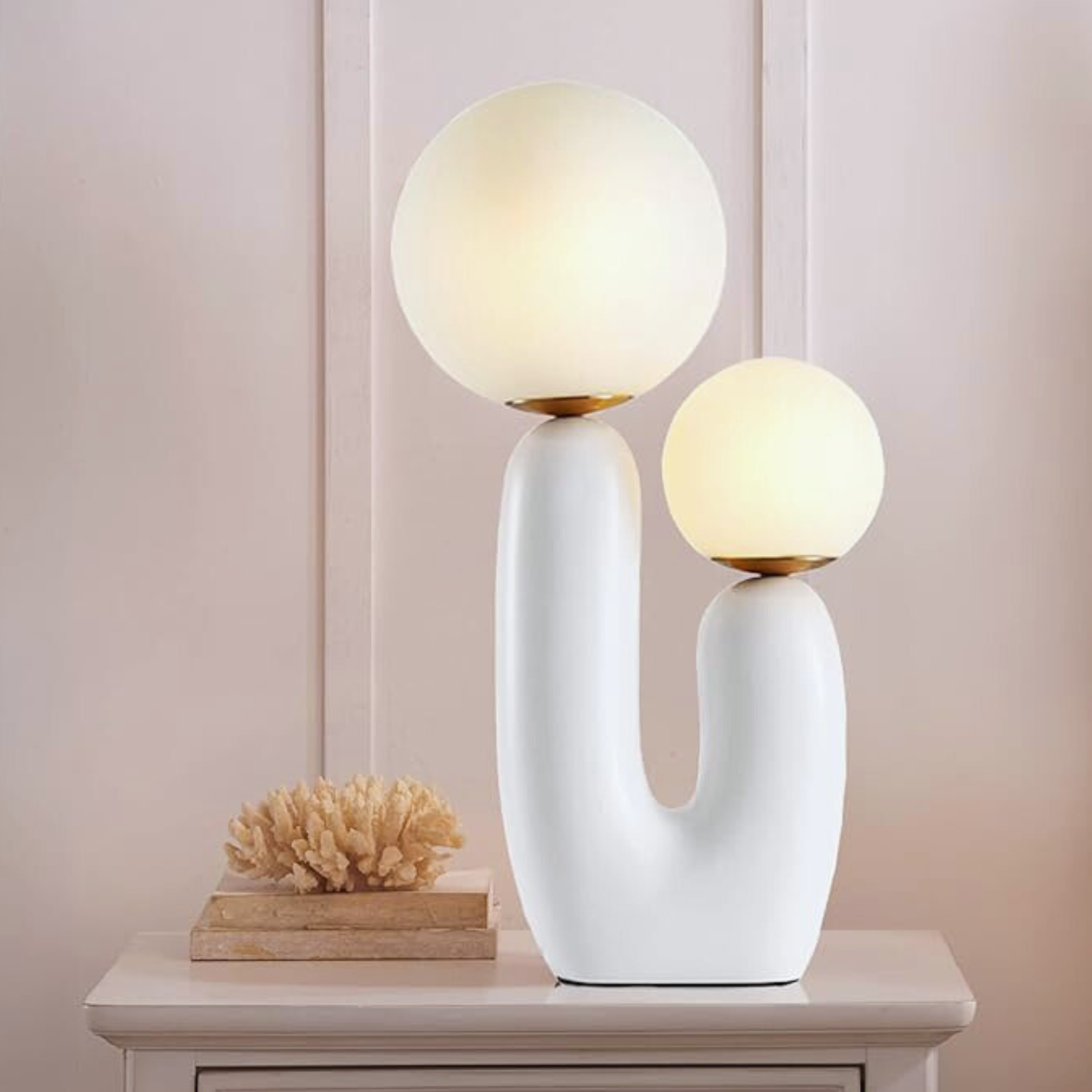 Radiant Cactus-Inspired Modern Table Lamp