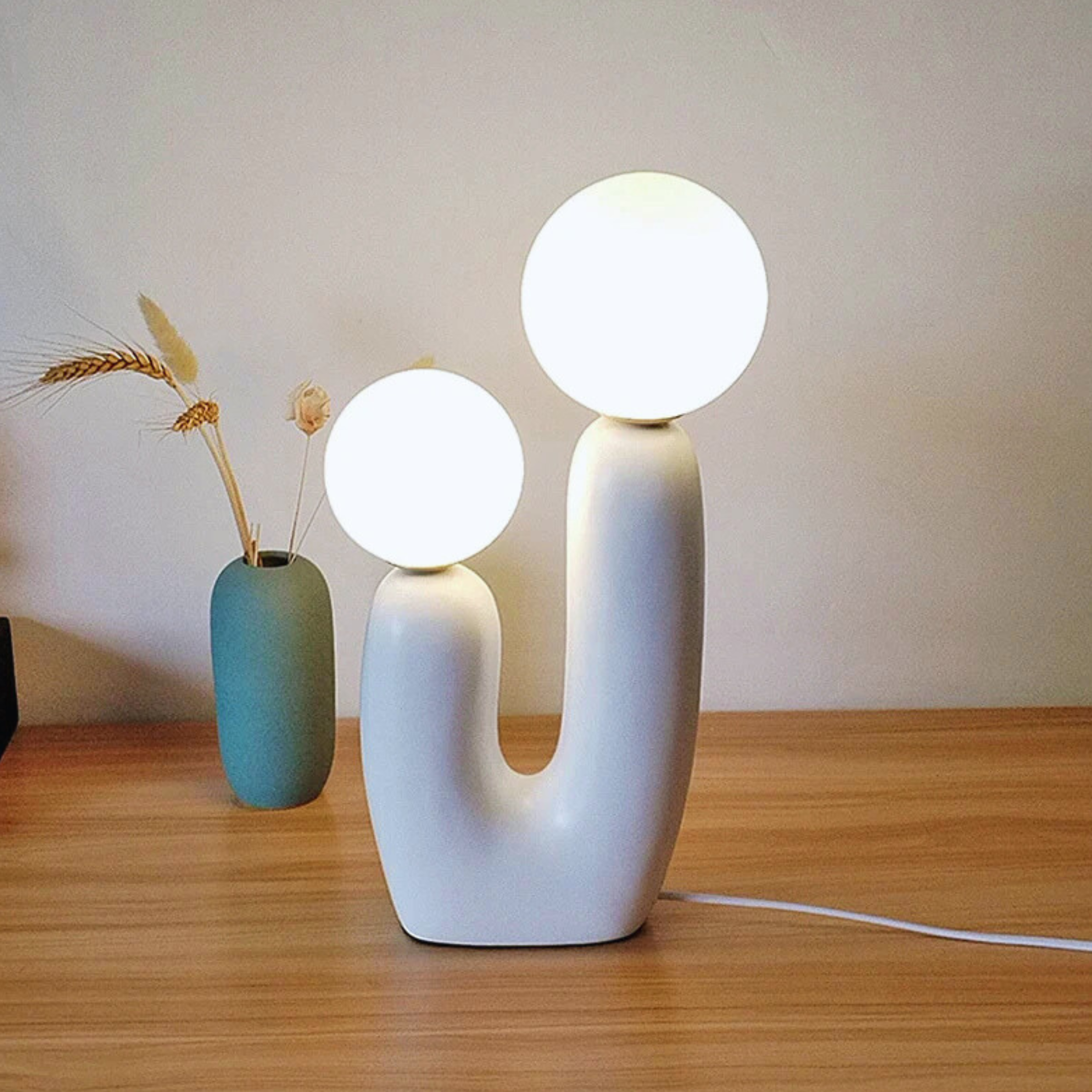 Radiant Cactus-Inspired Modern Table Lamp