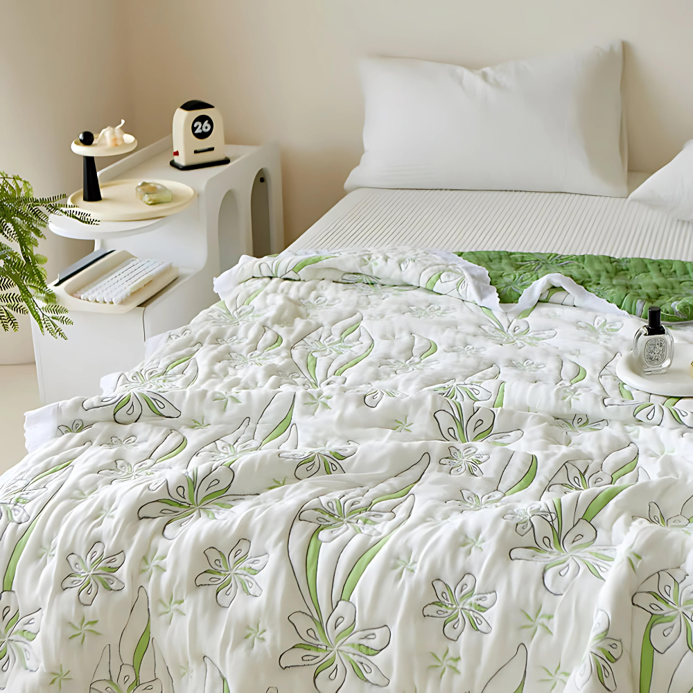 Floral Haven Blanket | Bamboo Fiber Elegance