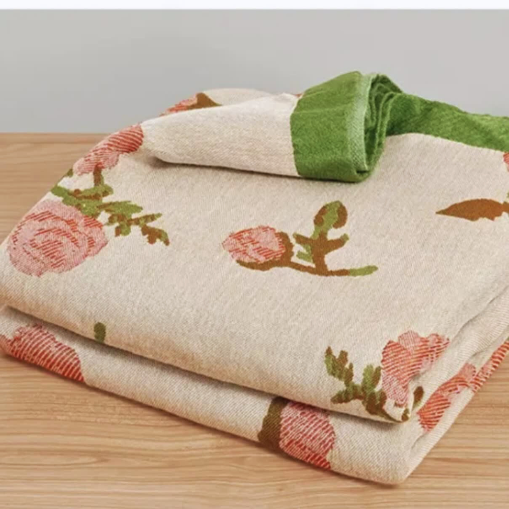 Fresh Blooming Rose Blanket | Bamboo Fiber Material