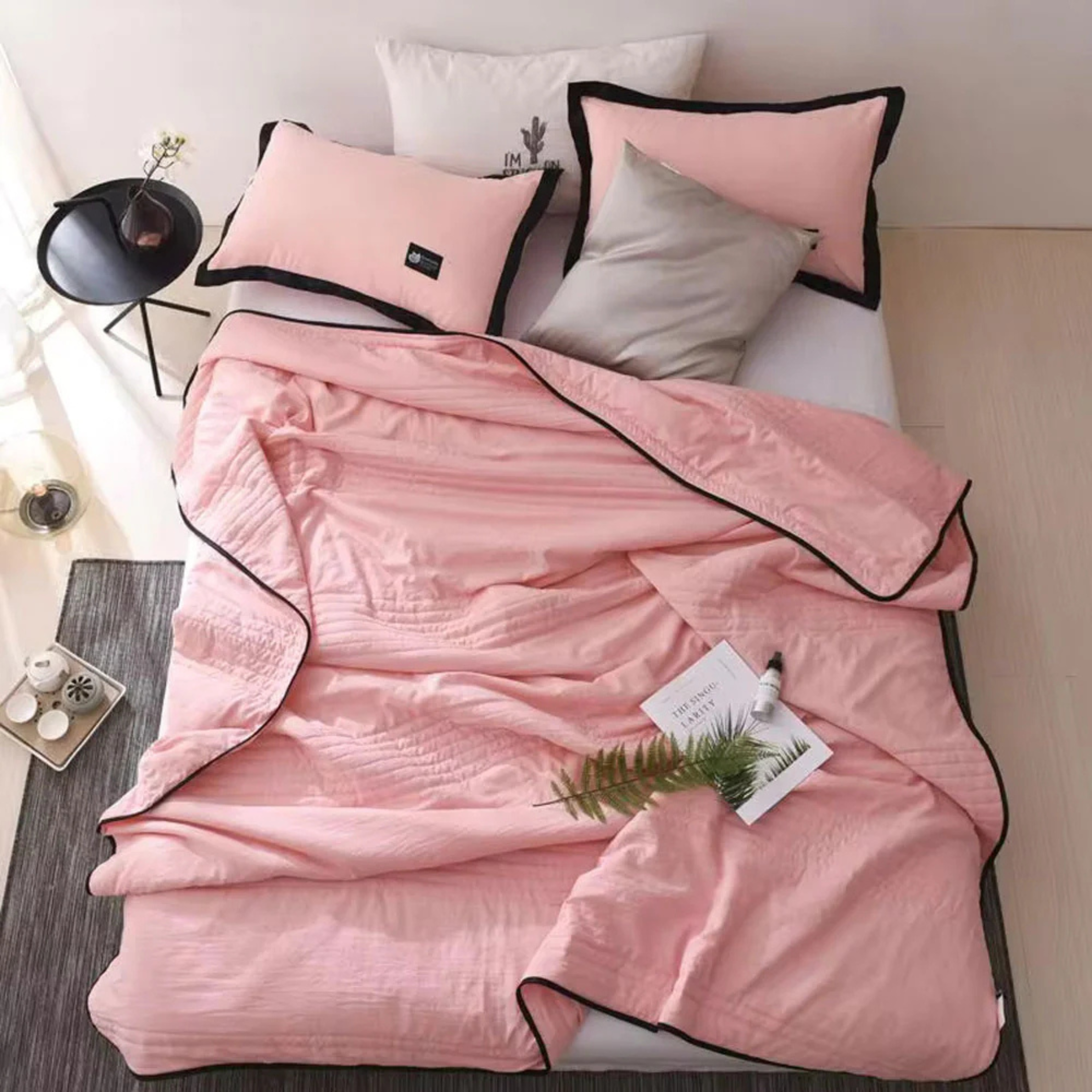 Elegant Hypoallergenic Cooling Blanket