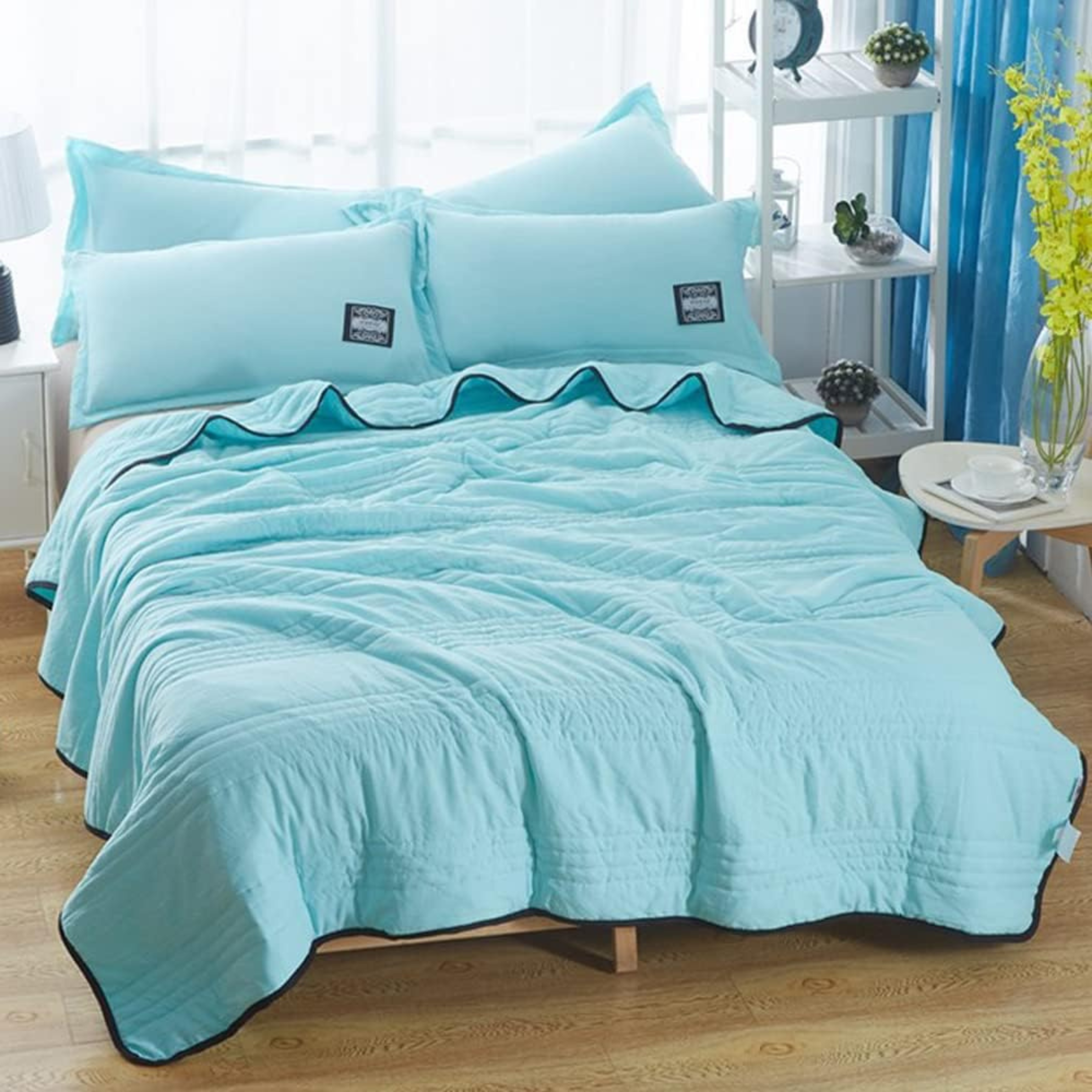 Elegant Hypoallergenic Cooling Blanket